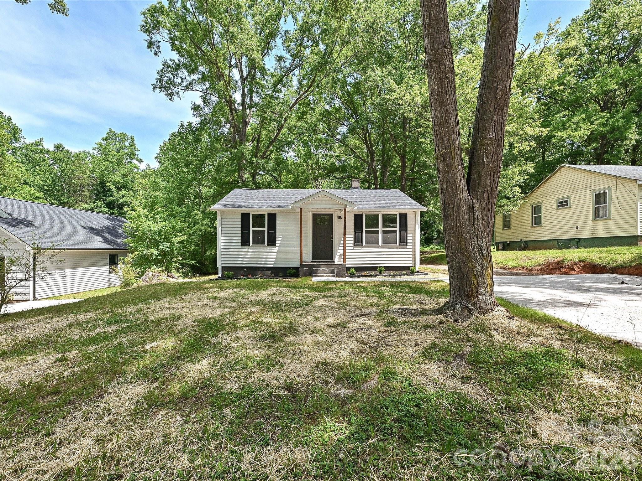 1228 Wilmington Avenue — Statesville