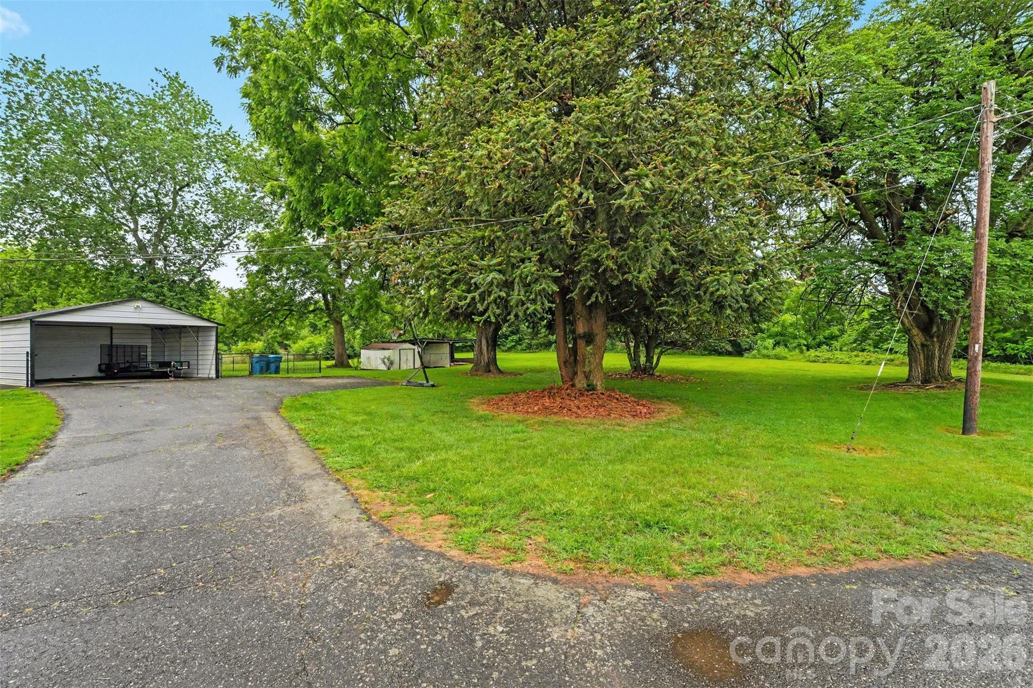 2461 Startown Road — Newton