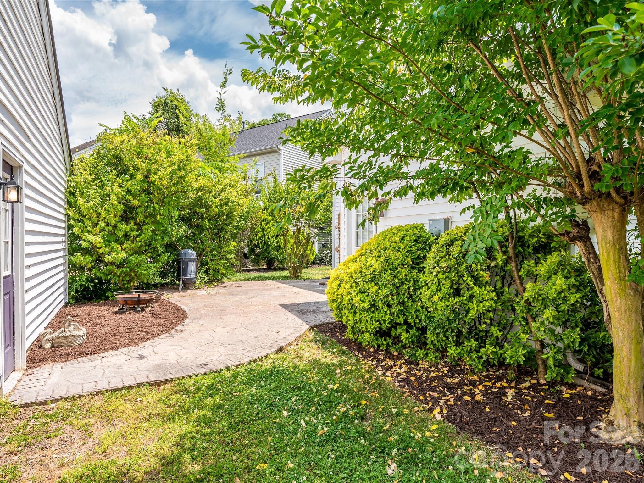 6815 Tanners Creek Drive — Huntersville