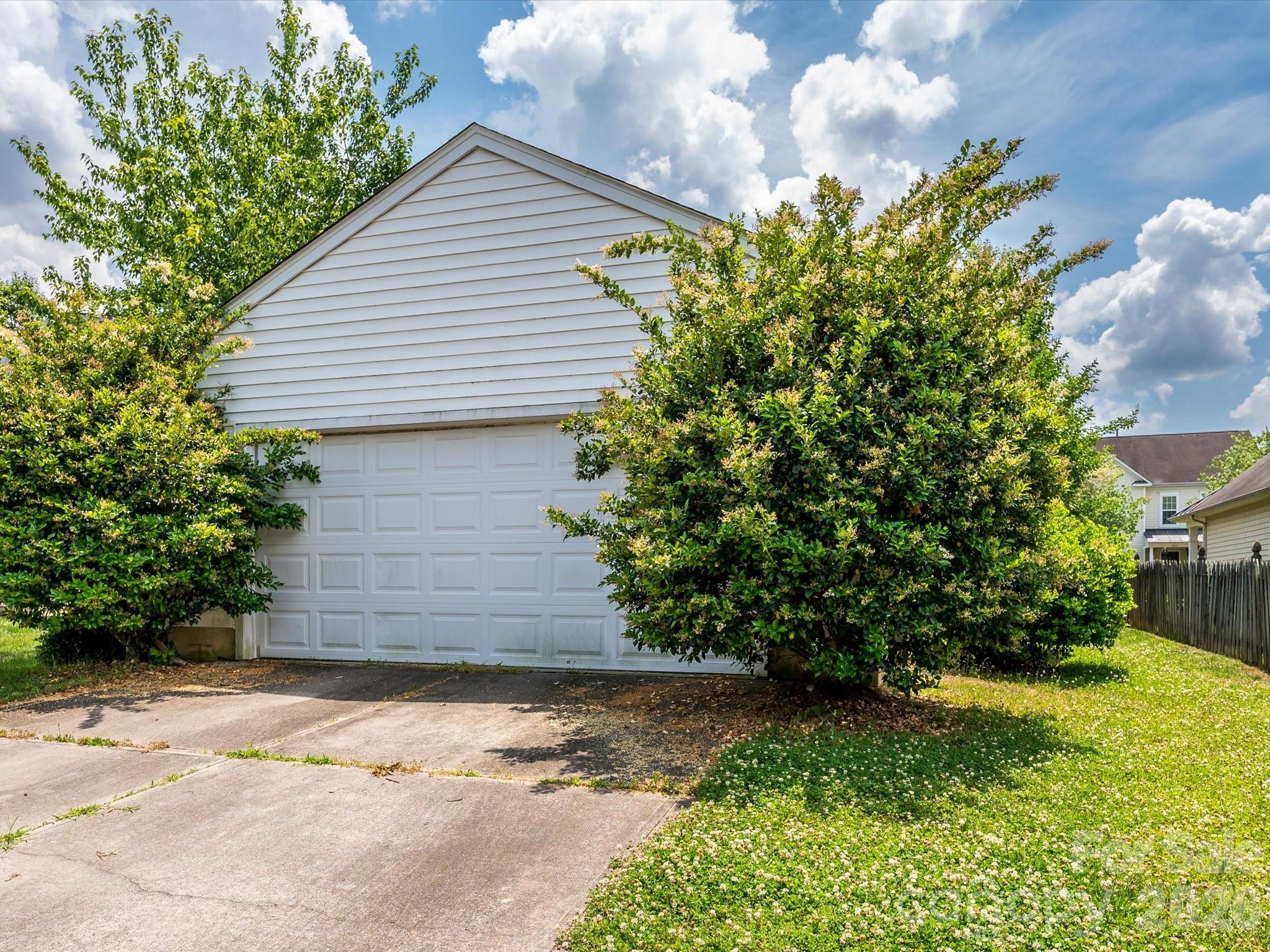 6815 Tanners Creek Drive — Huntersville