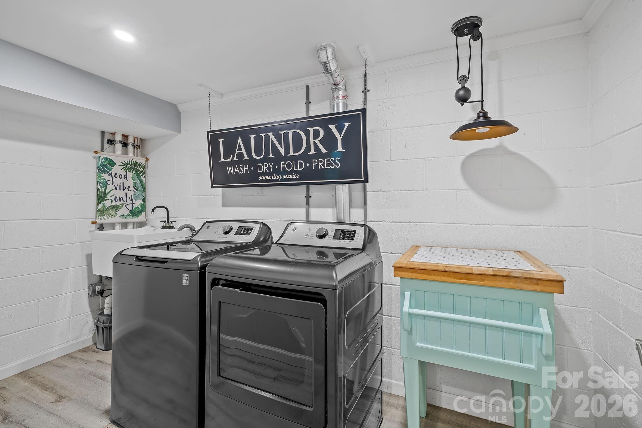11 Grenadier Court — Candler