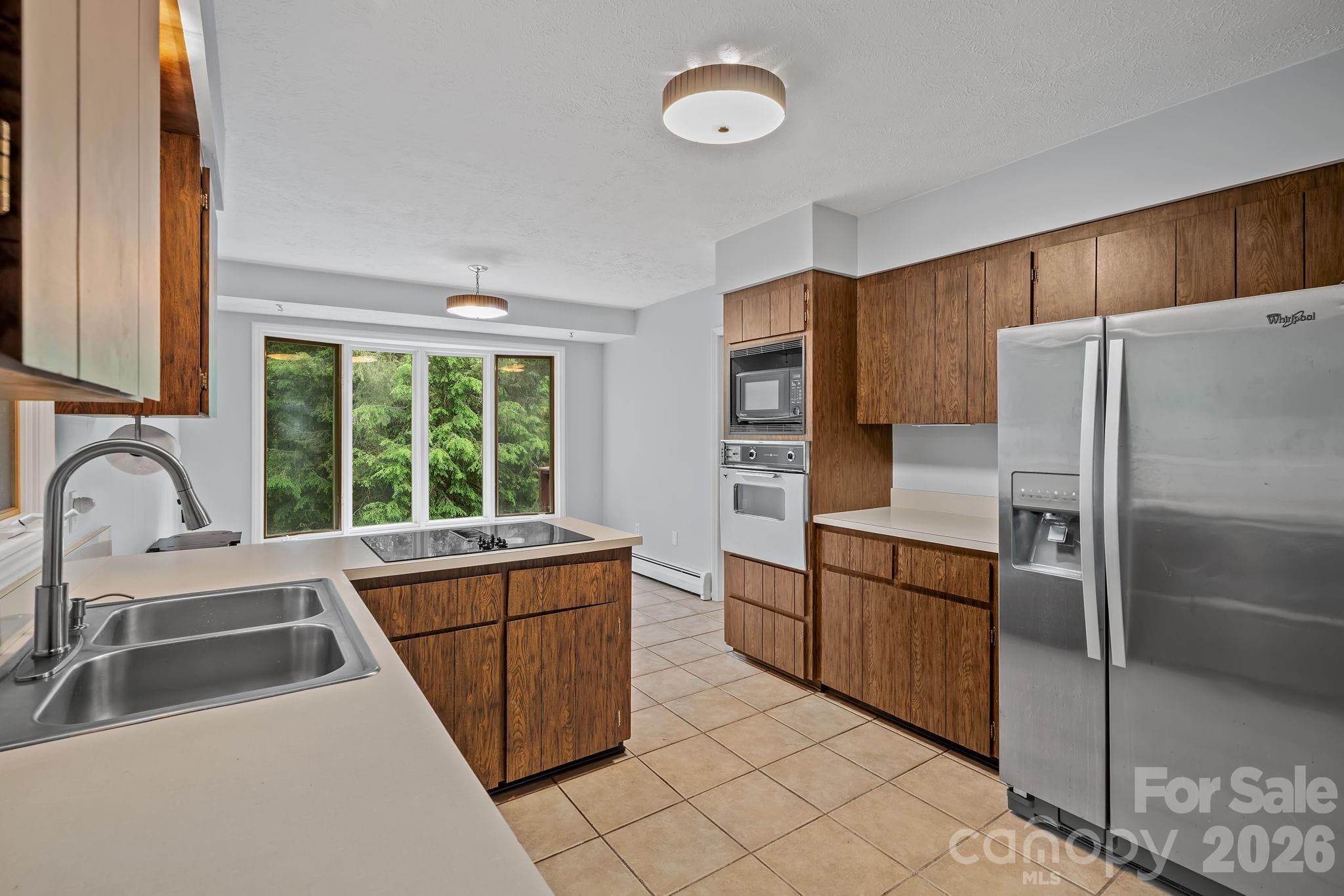 11 Grenadier Court — Candler
