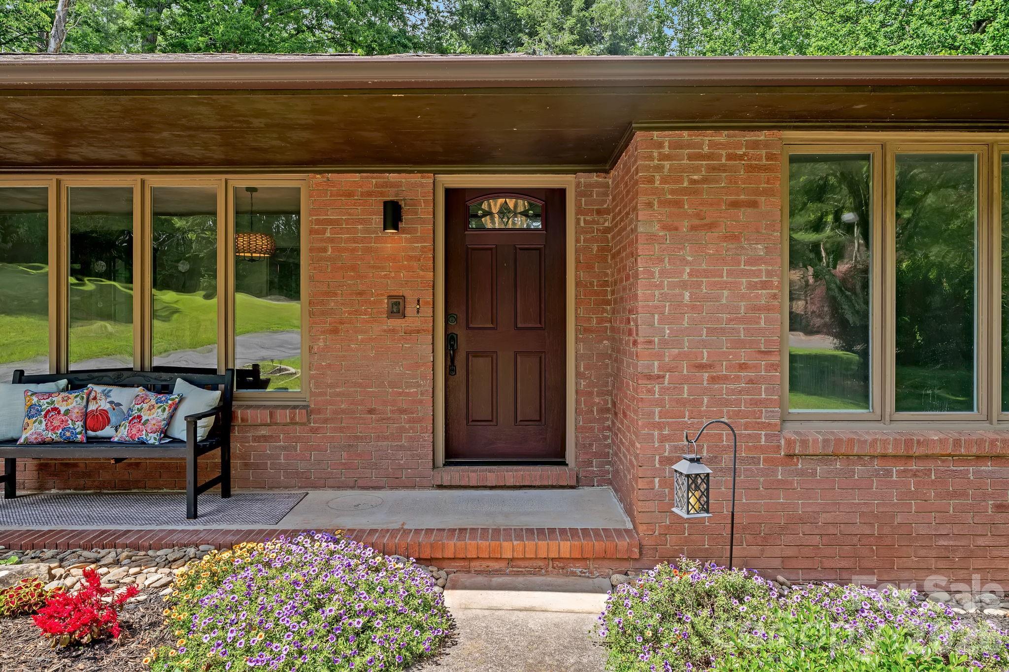 11 Grenadier Court — Candler