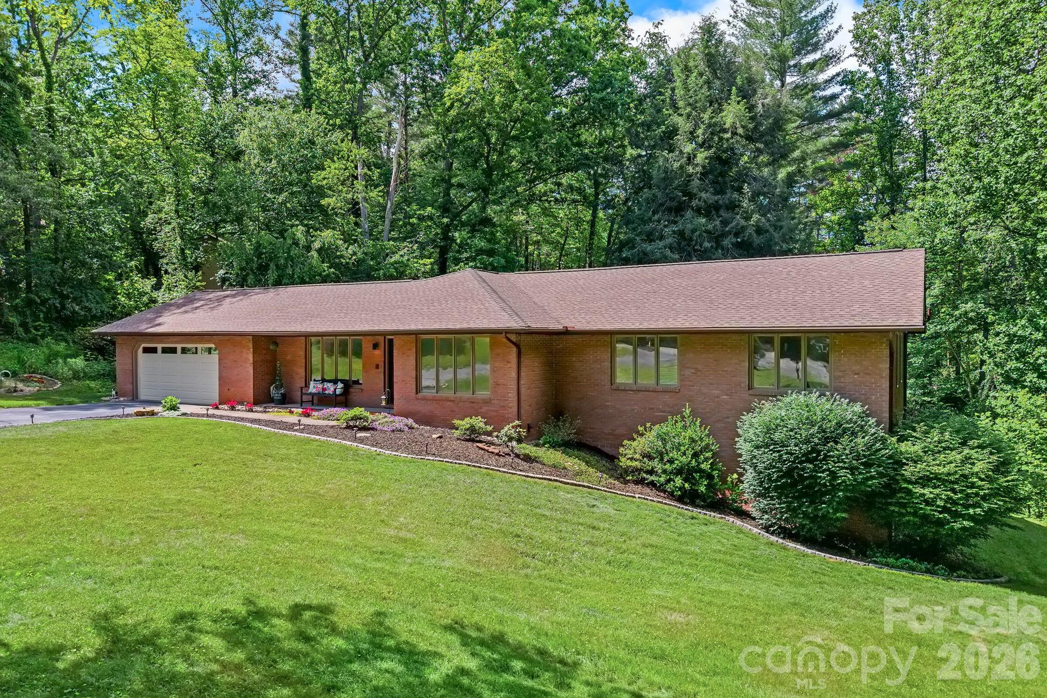 11 Grenadier Court — Candler