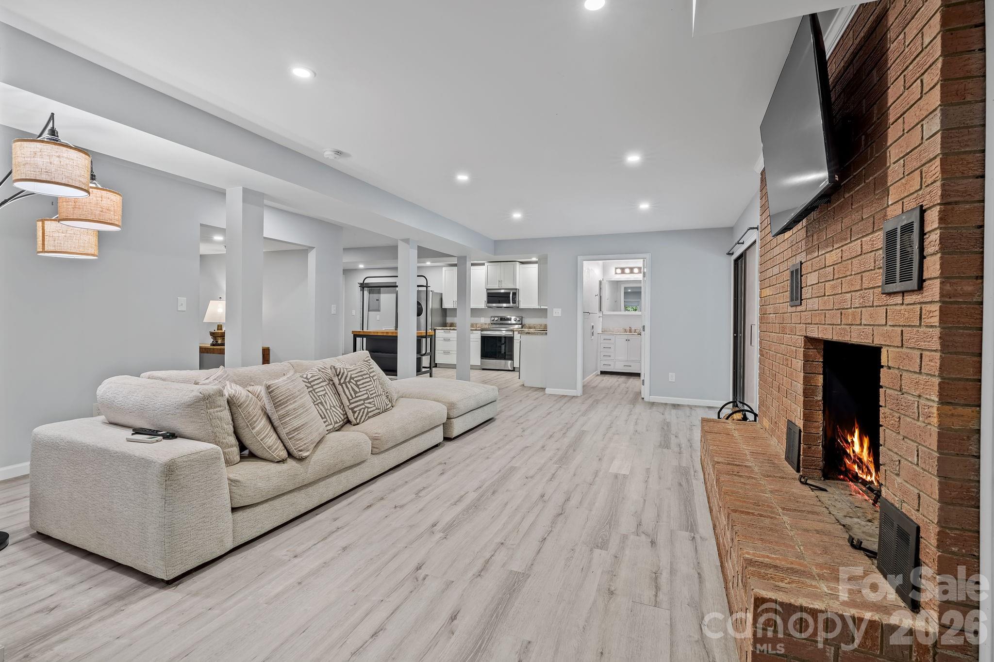 11 Grenadier Court — Candler