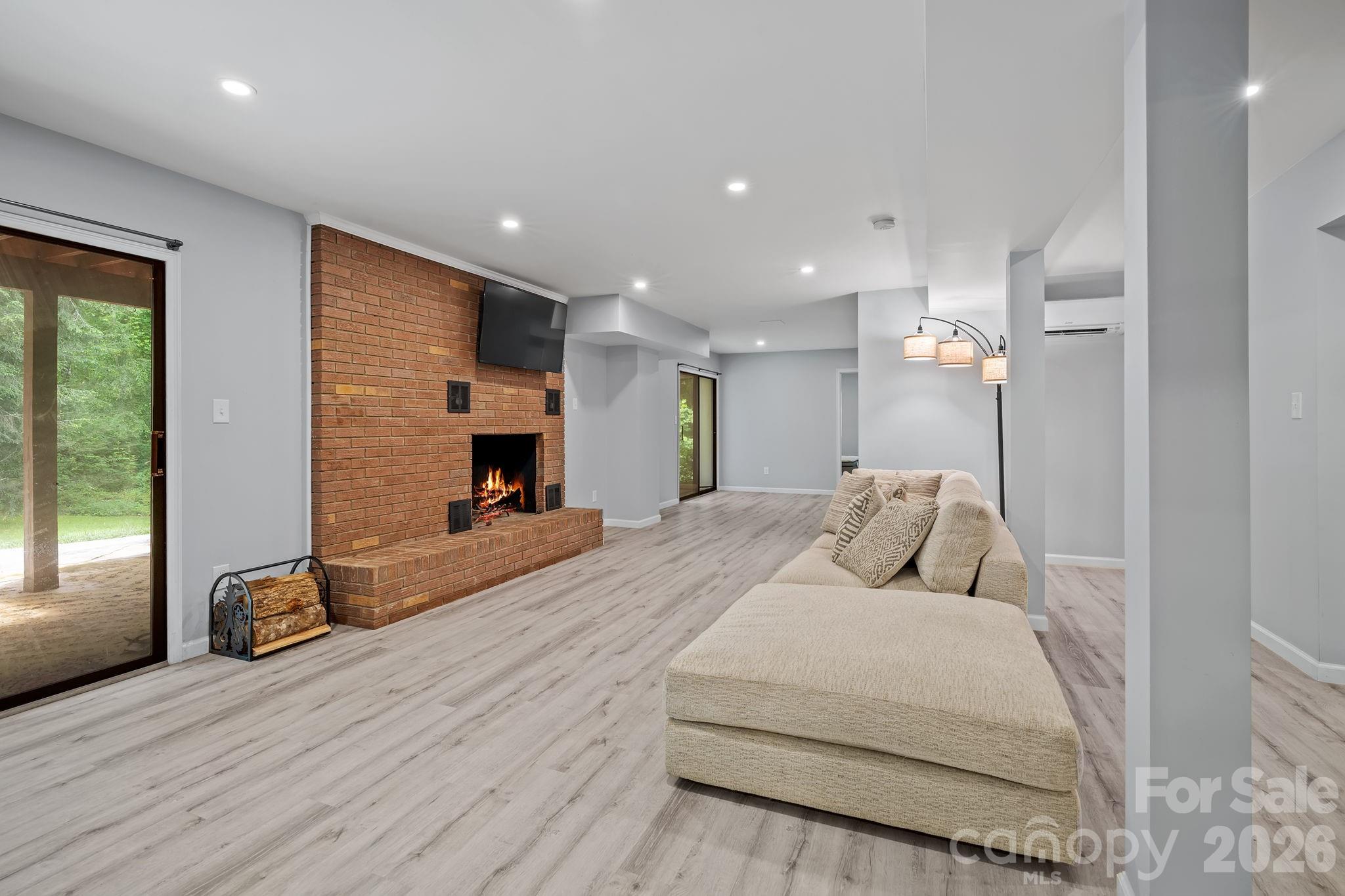 11 Grenadier Court — Candler