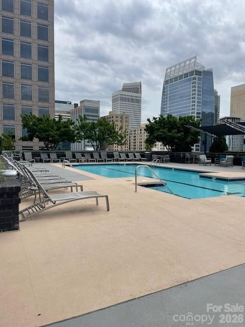 333 W Trade Street #1602 — Charlotte