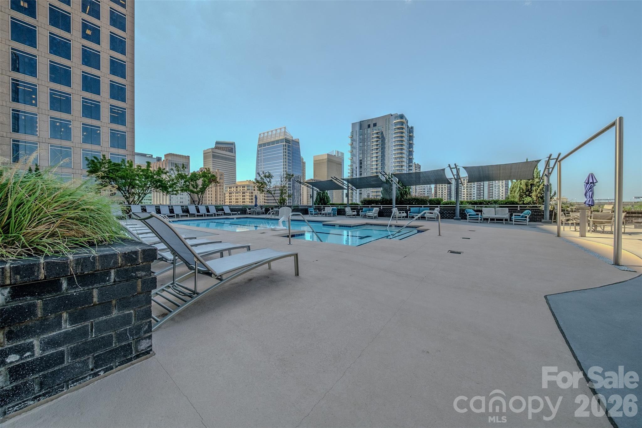 333 W Trade Street #1602 — Charlotte