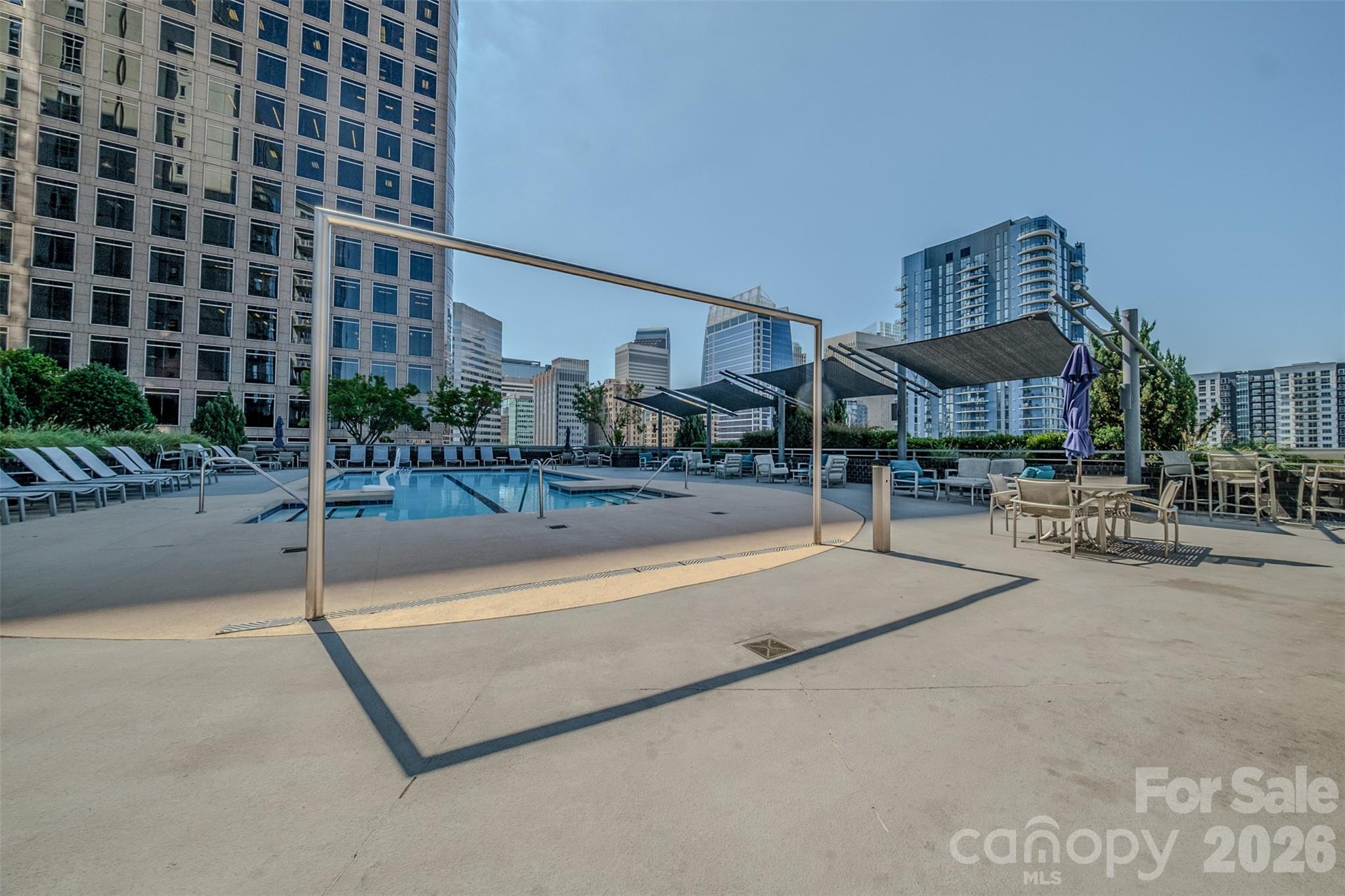 333 W Trade Street #1602 — Charlotte
