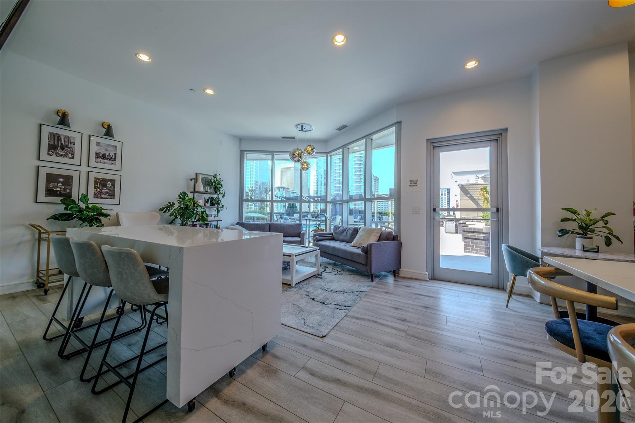 333 W Trade Street #1602 — Charlotte