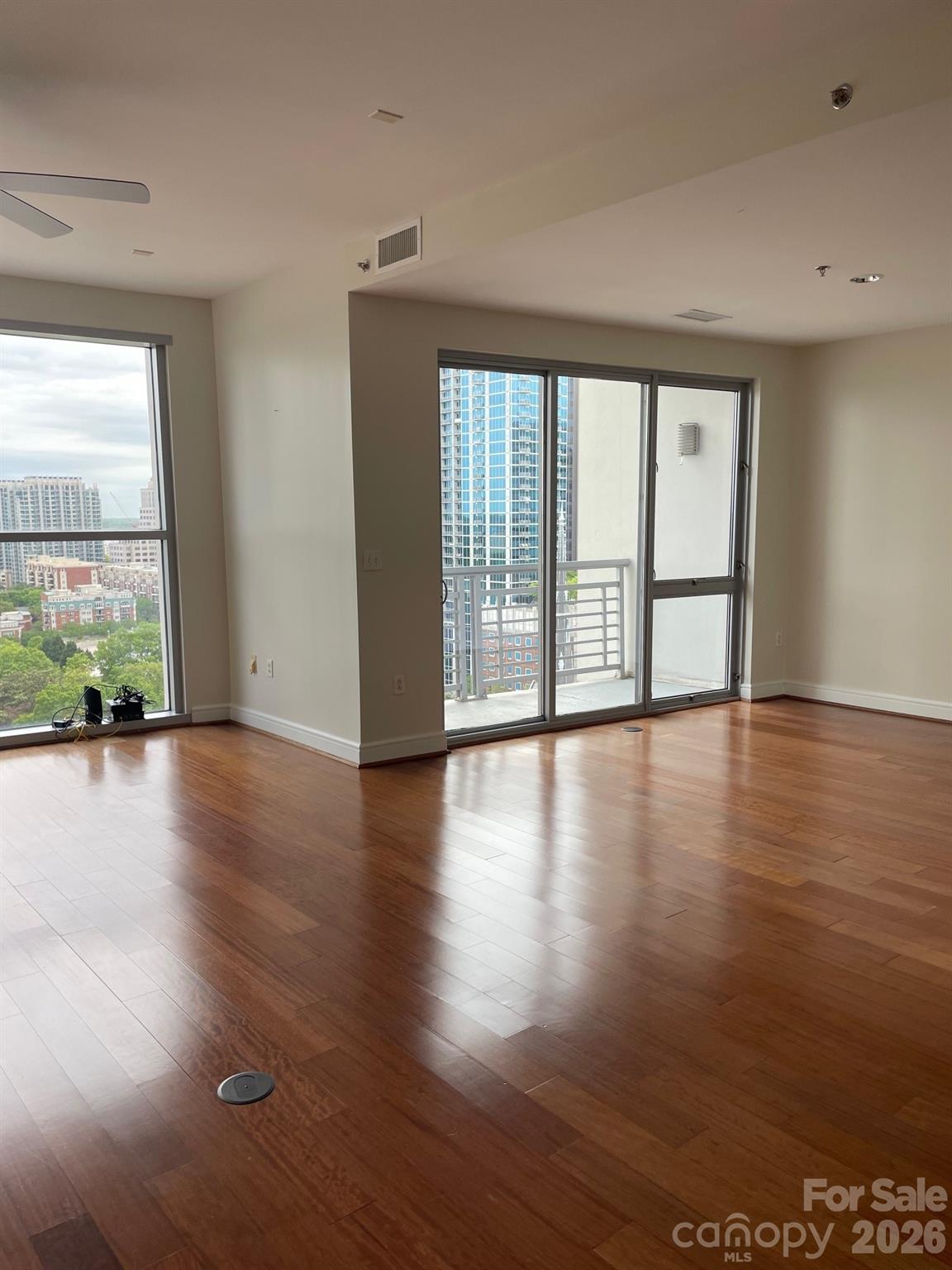 333 W Trade Street #1602 — Charlotte
