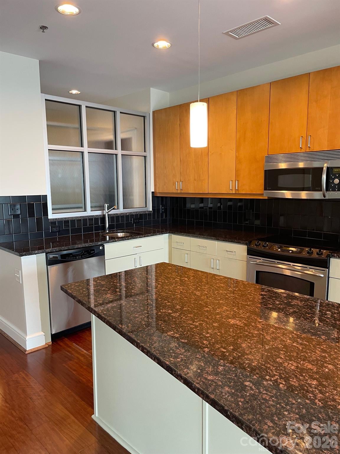 333 W Trade Street #1602 — Charlotte