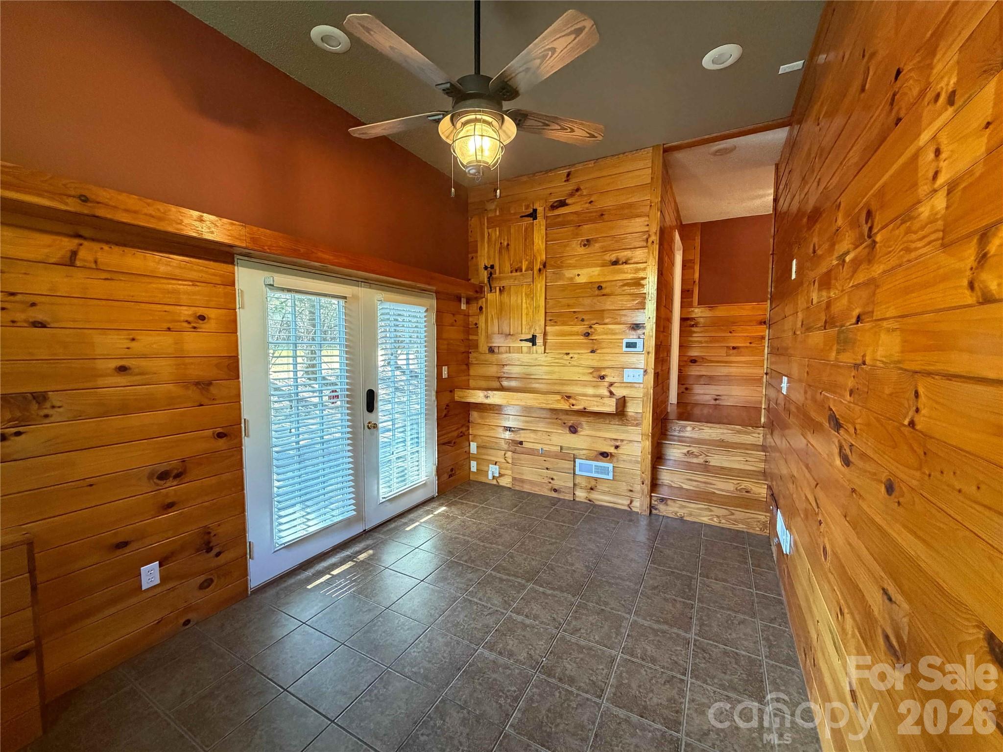 2076 S Fork Drive — Morganton