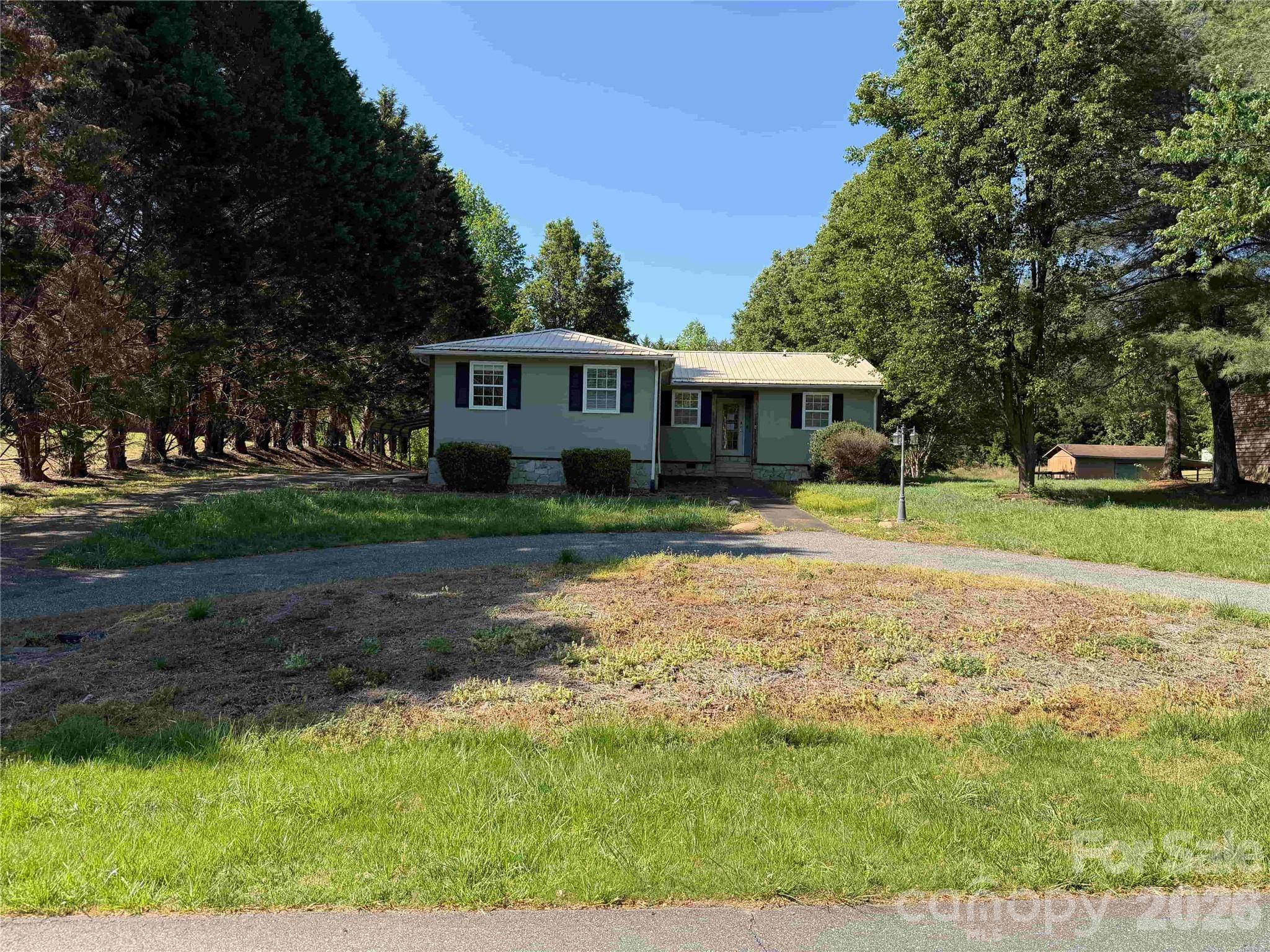2076 S Fork Drive — Morganton