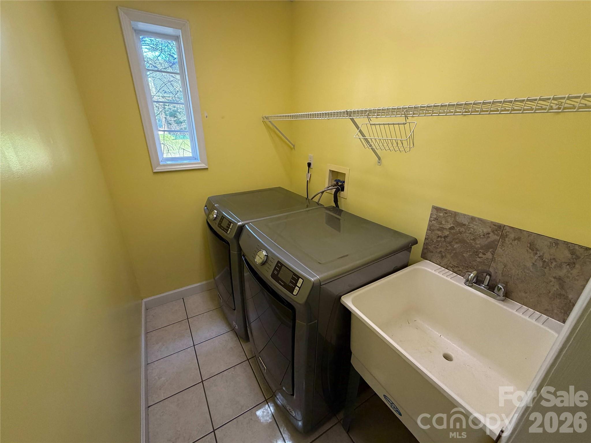 2076 S Fork Drive — Morganton