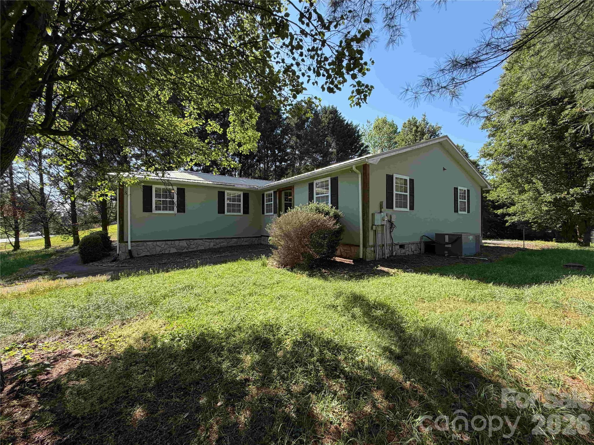 2076 S Fork Drive — Morganton