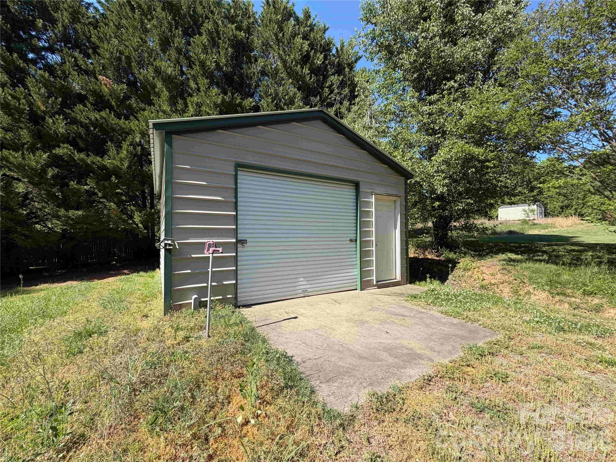 2076 S Fork Drive — Morganton