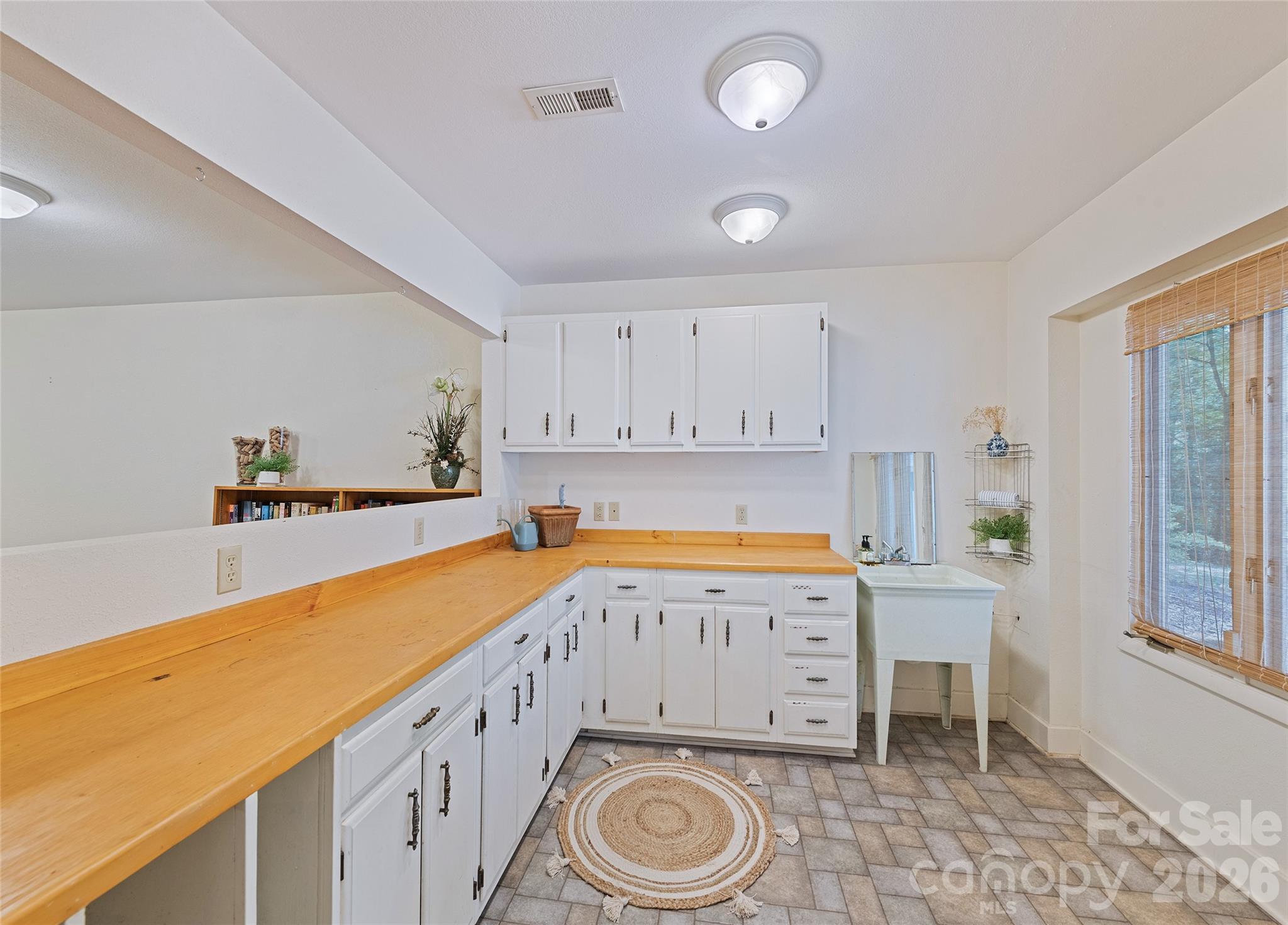 3091 US 441 Highway S — Sylva