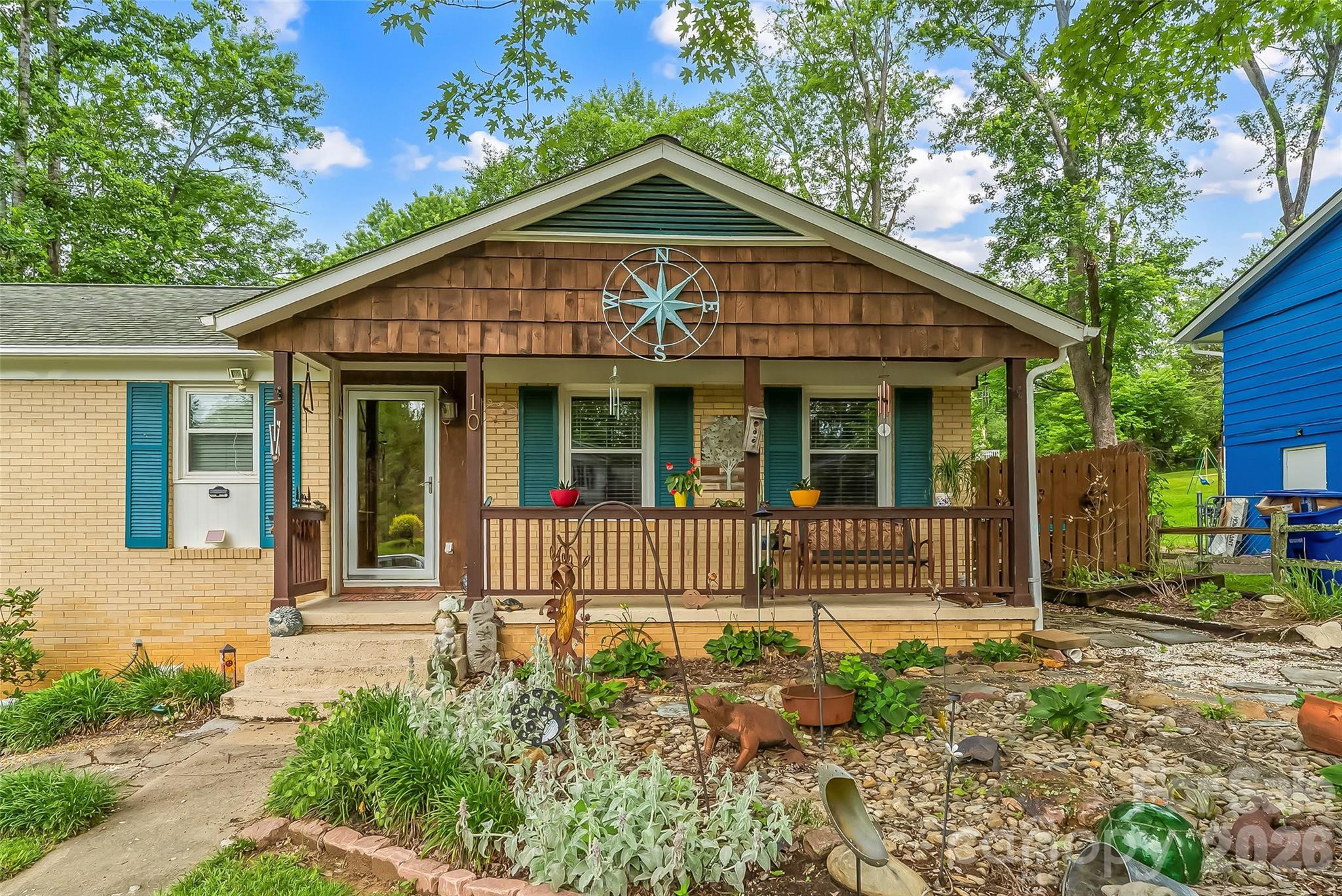 10 Oak Leaf Lane — Arden