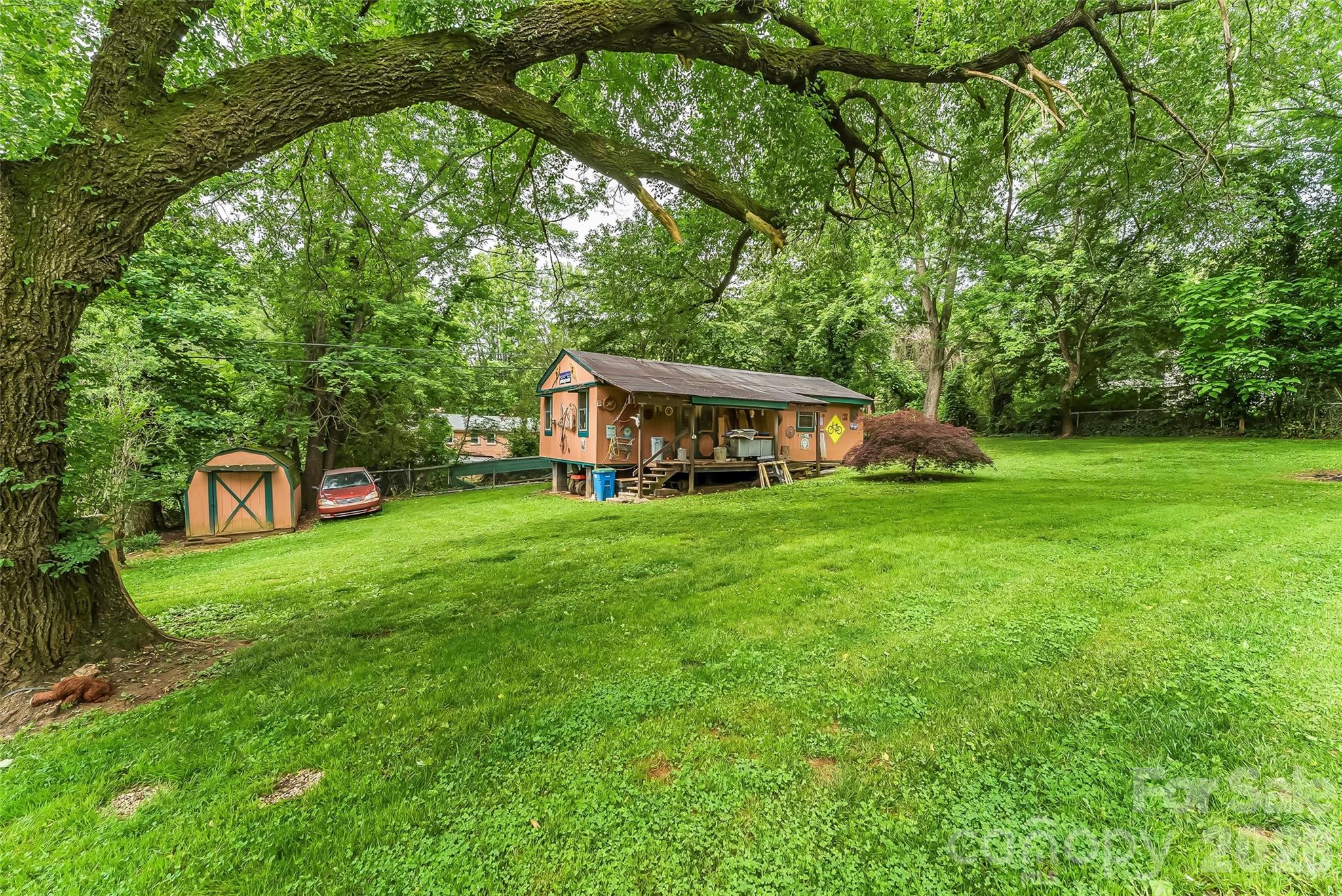 10 Oak Leaf Lane — Arden