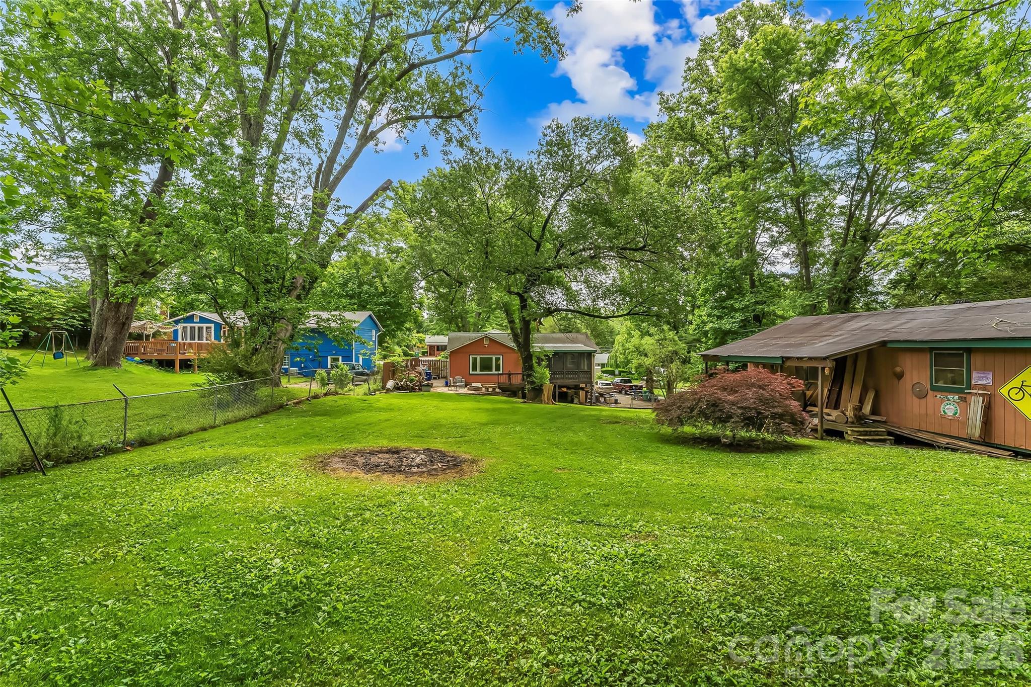 10 Oak Leaf Lane — Arden