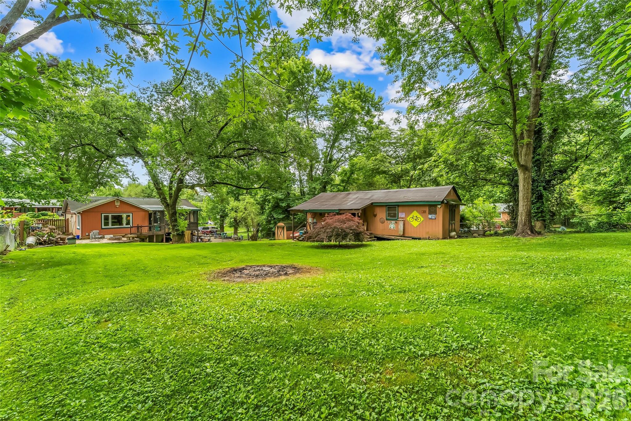 10 Oak Leaf Lane — Arden