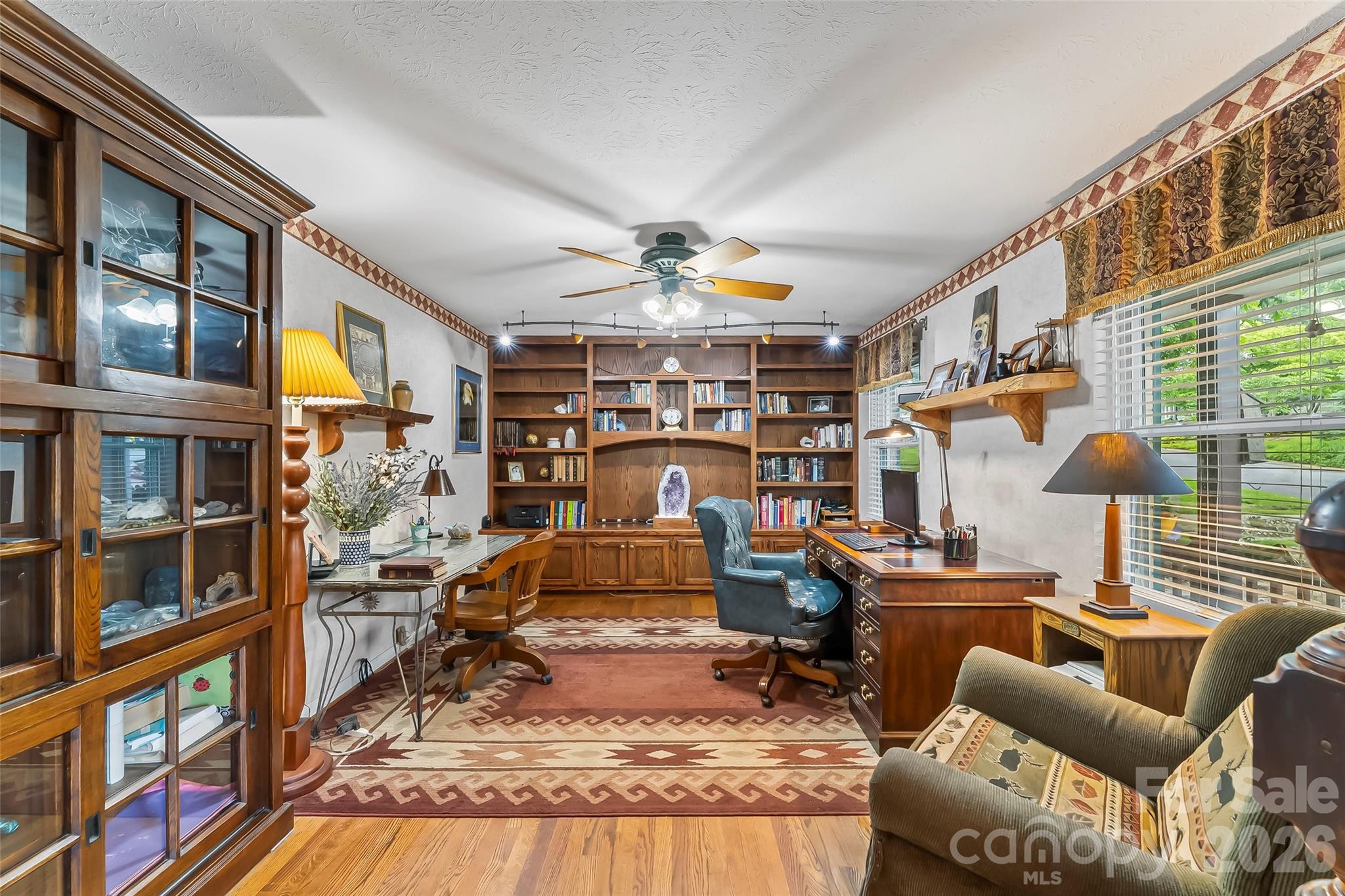 10 Oak Leaf Lane — Arden