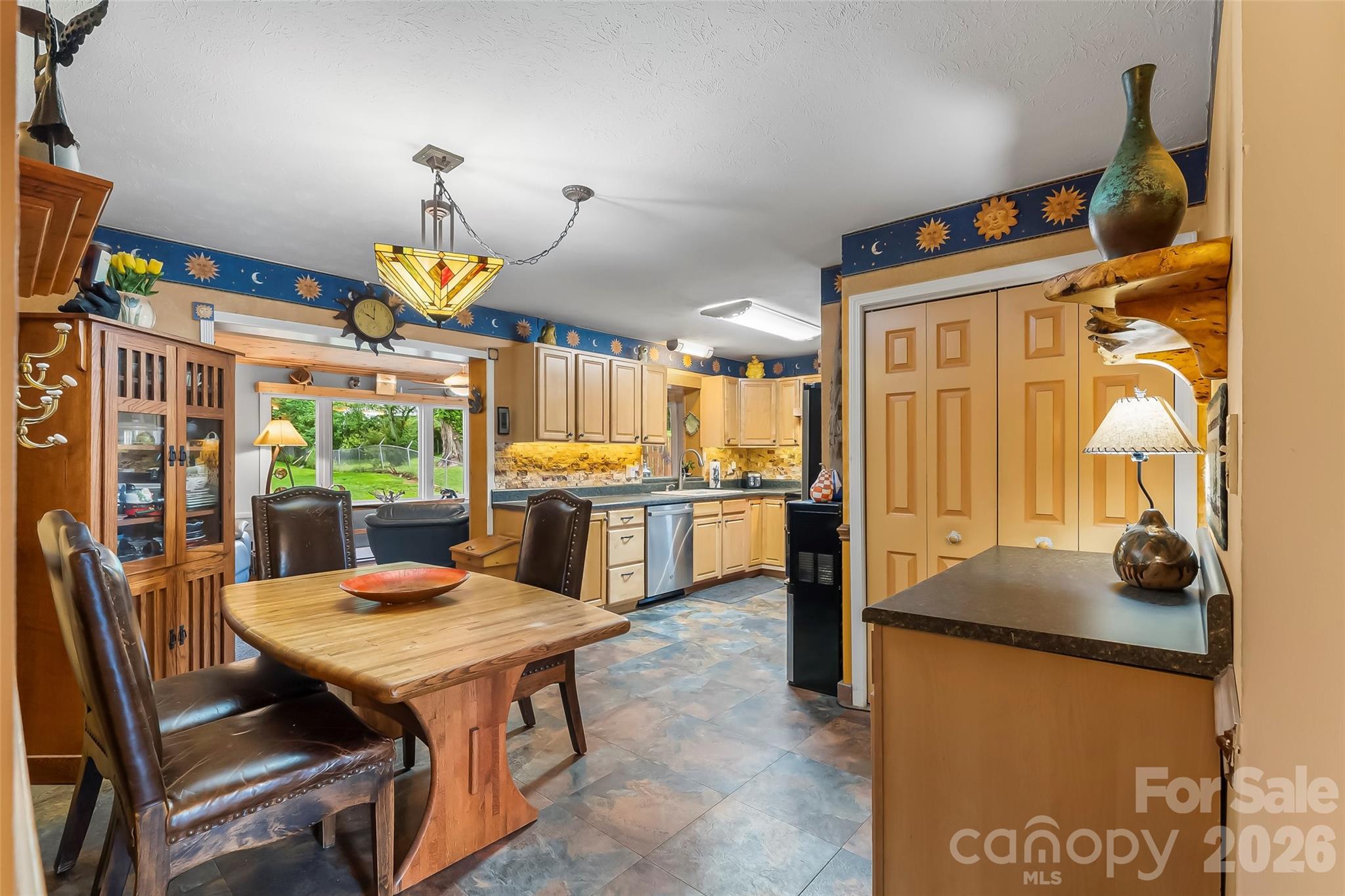 10 Oak Leaf Lane — Arden