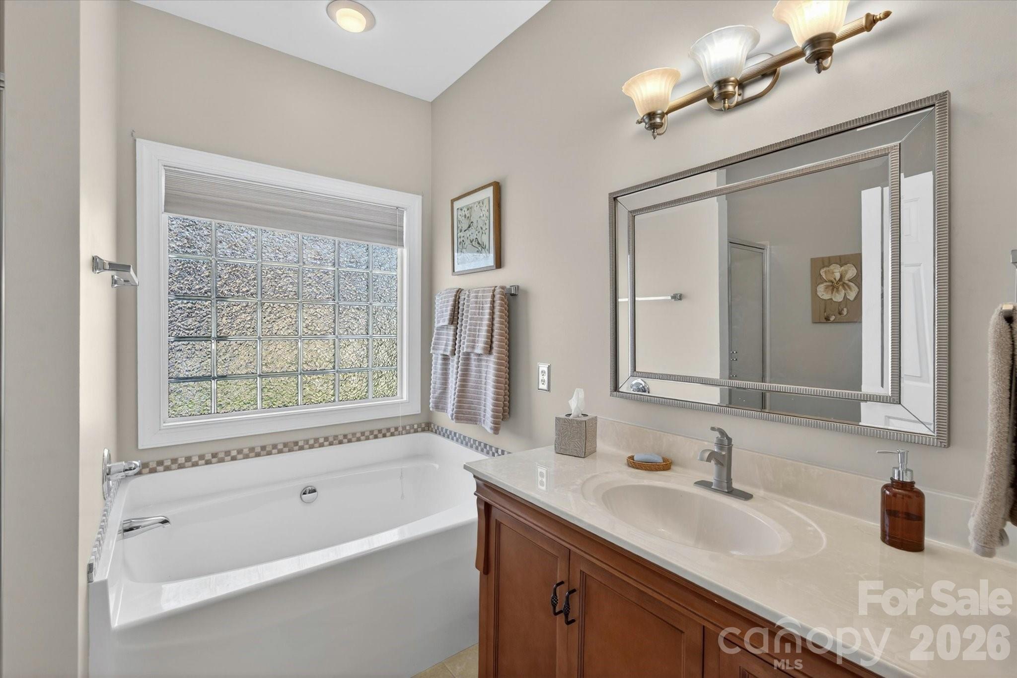 1047 Curry Way — Matthews