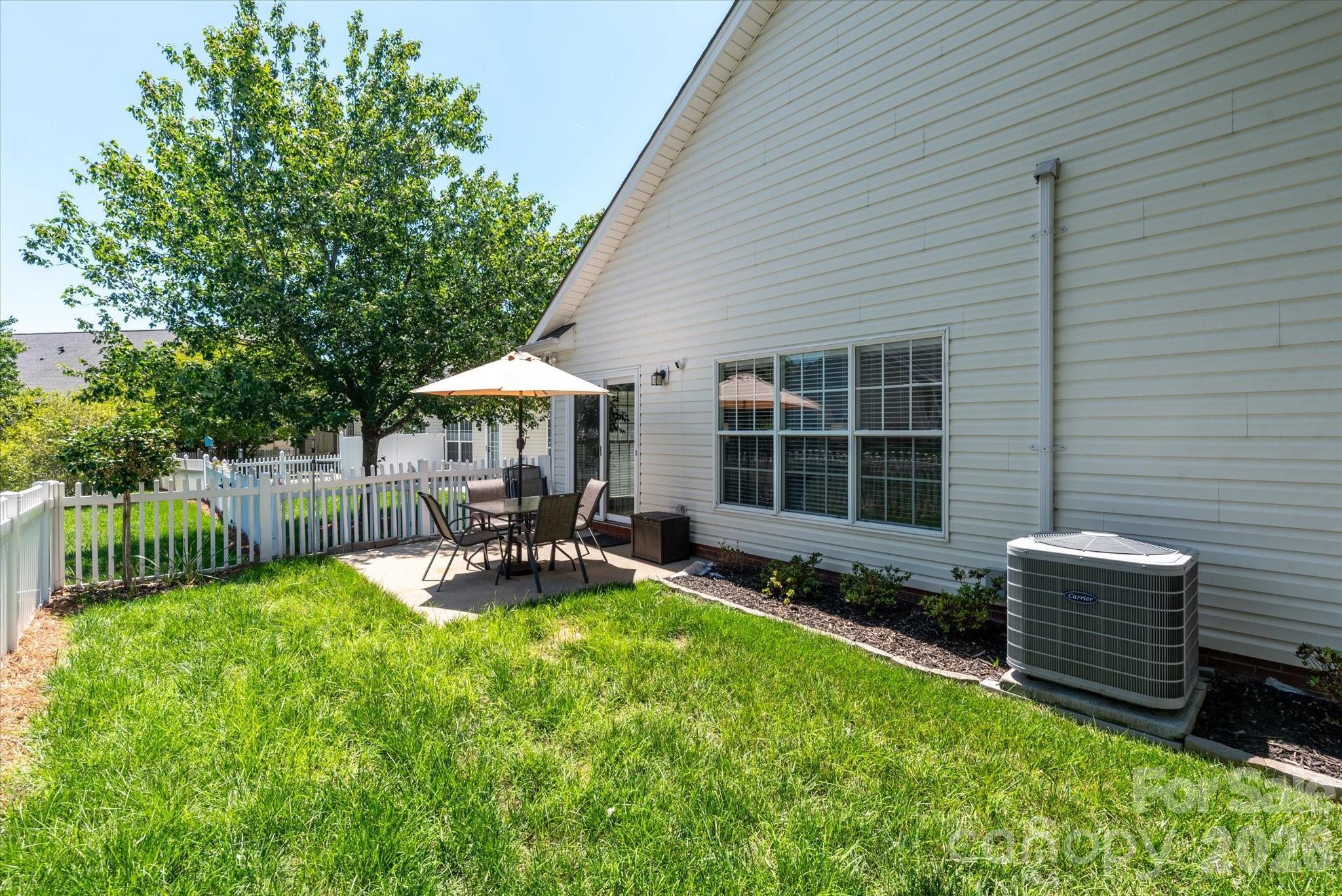 1047 Curry Way — Matthews