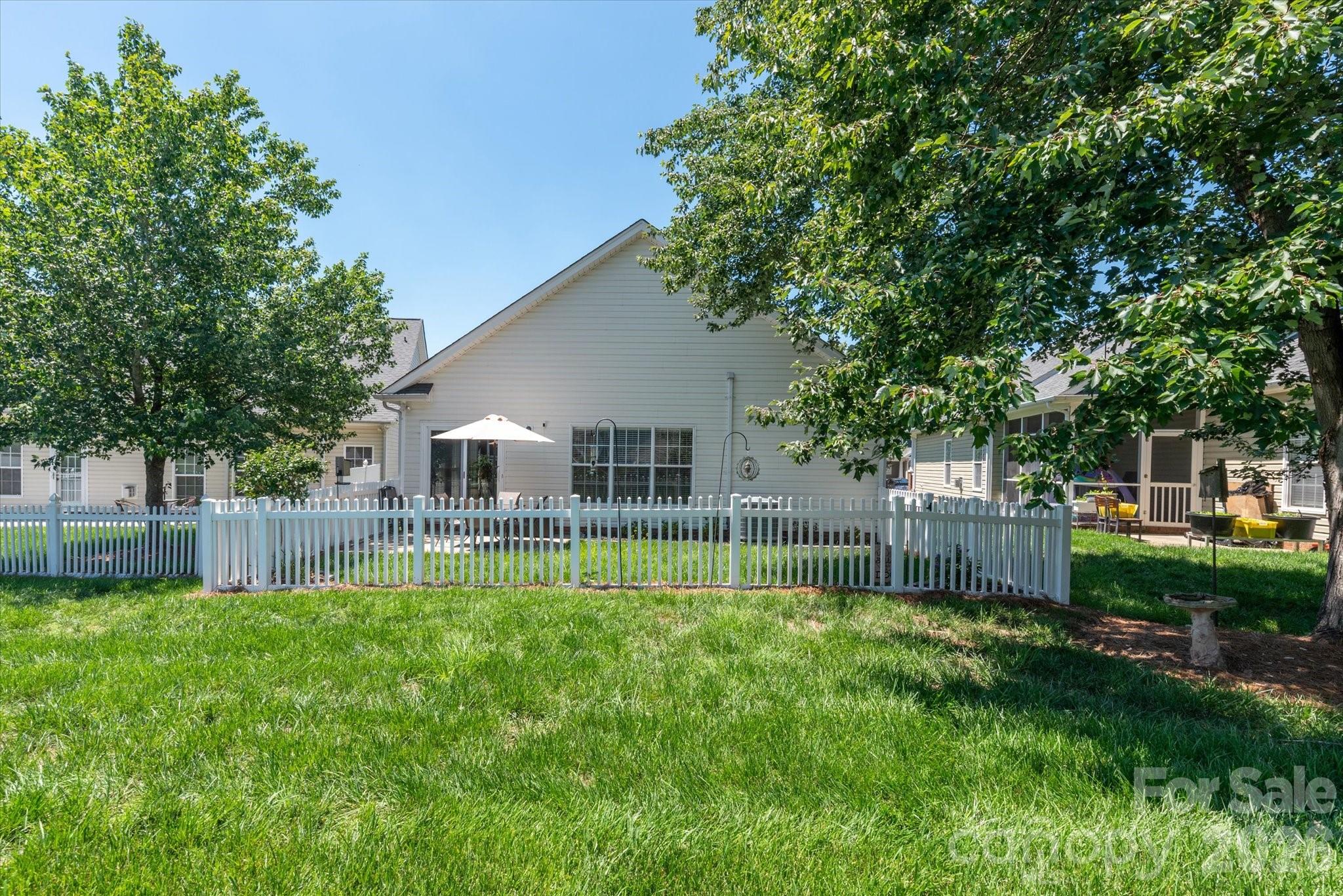 1047 Curry Way — Matthews