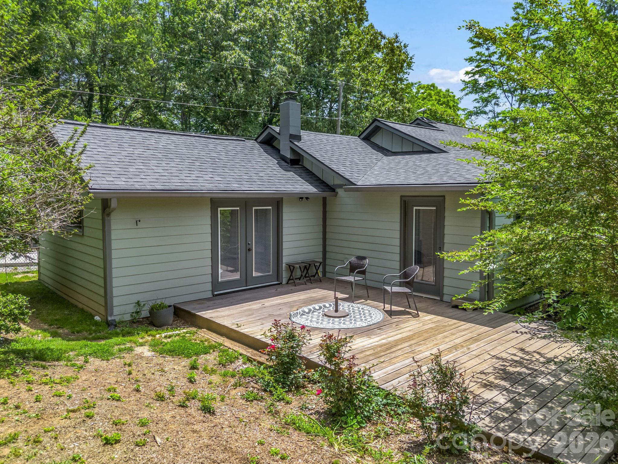 35 Chastain Hill Road — Mills River