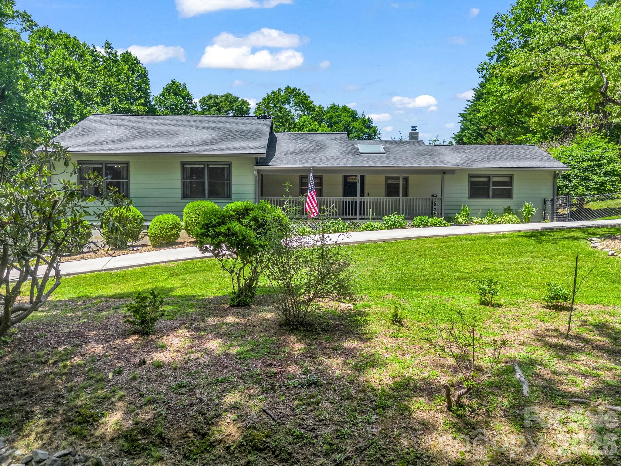 35 Chastain Hill Road — Mills River