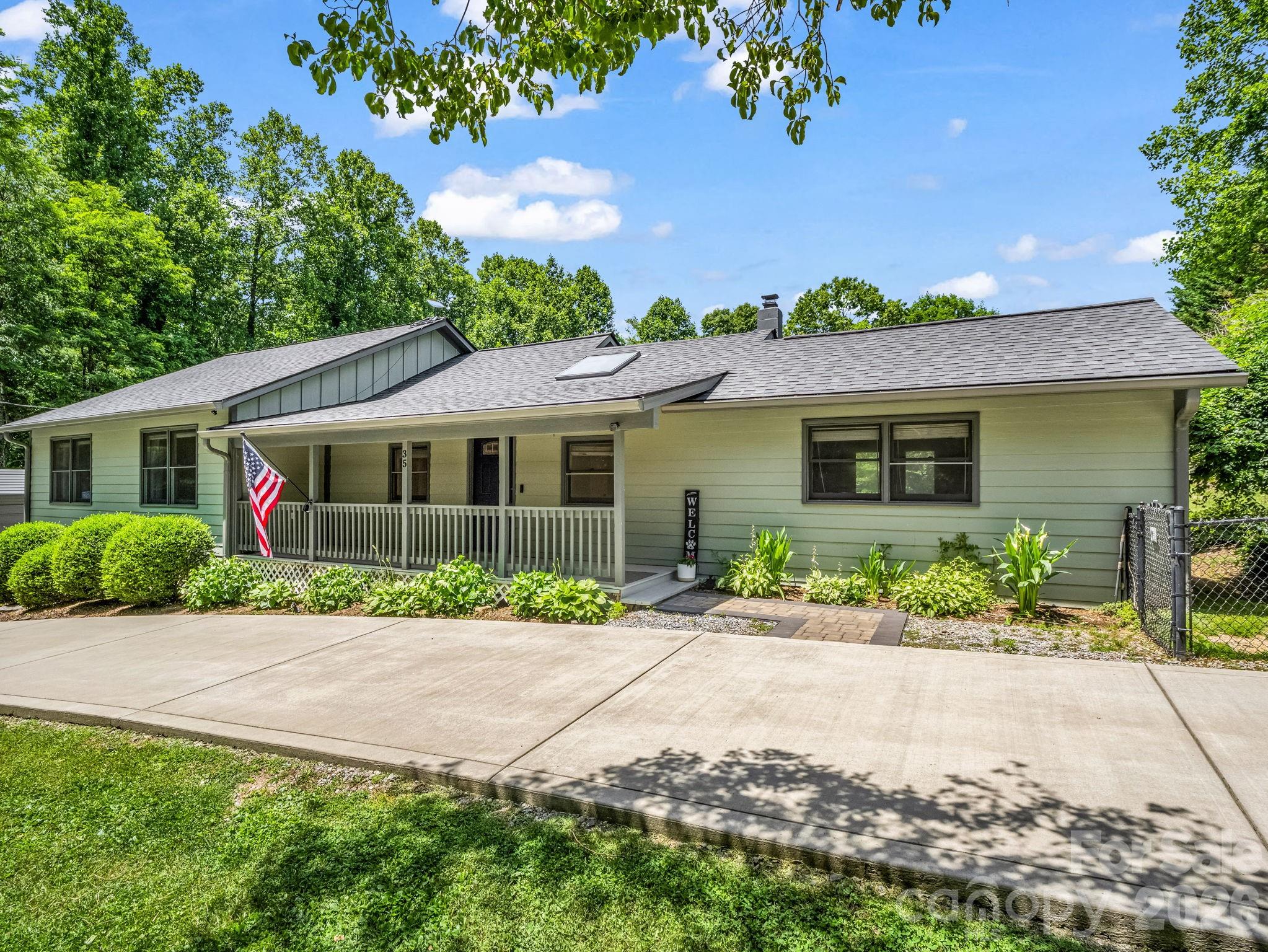 35 Chastain Hill Road — Mills River