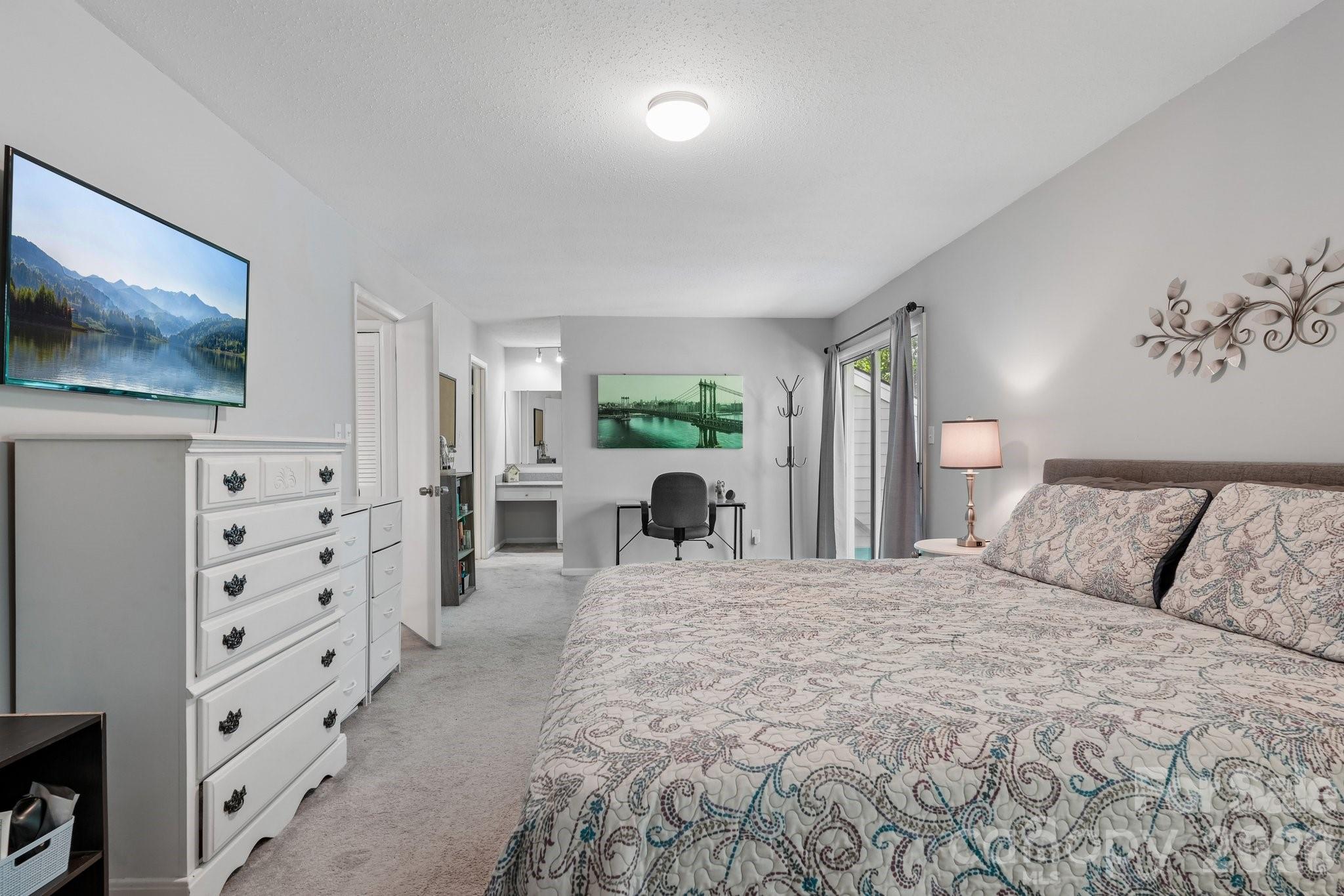 8403 Cricket Lake Drive — Charlotte