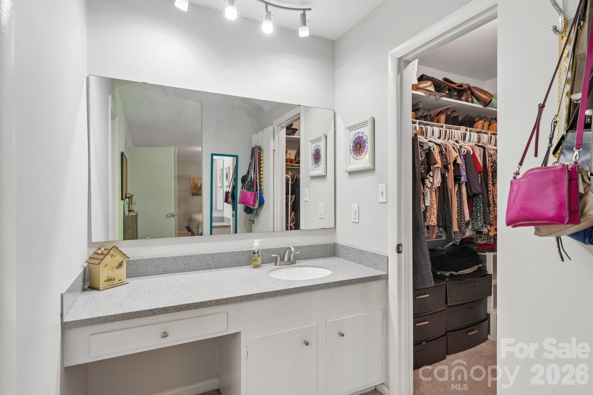 8403 Cricket Lake Drive — Charlotte