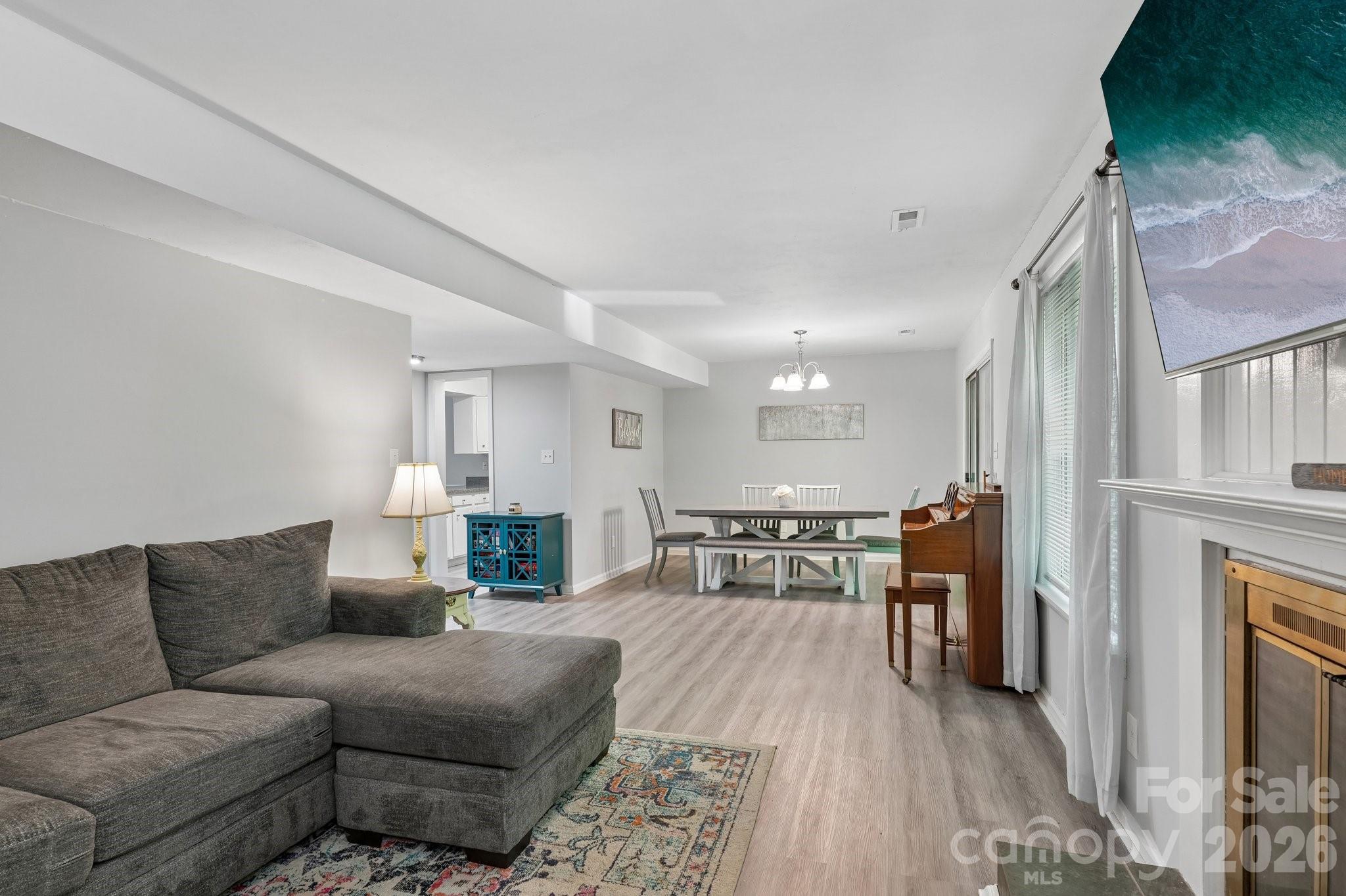 8403 Cricket Lake Drive — Charlotte