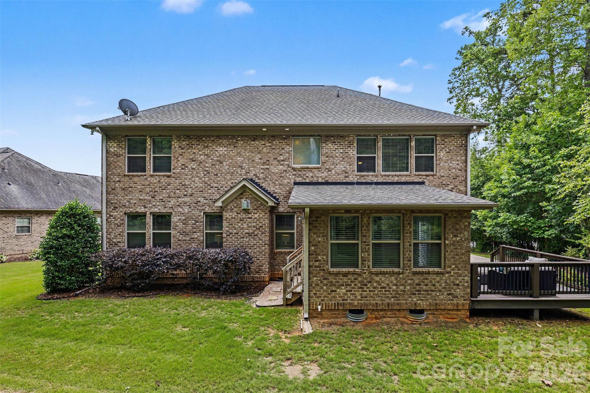 16524 Crosshaven Drive — Charlotte