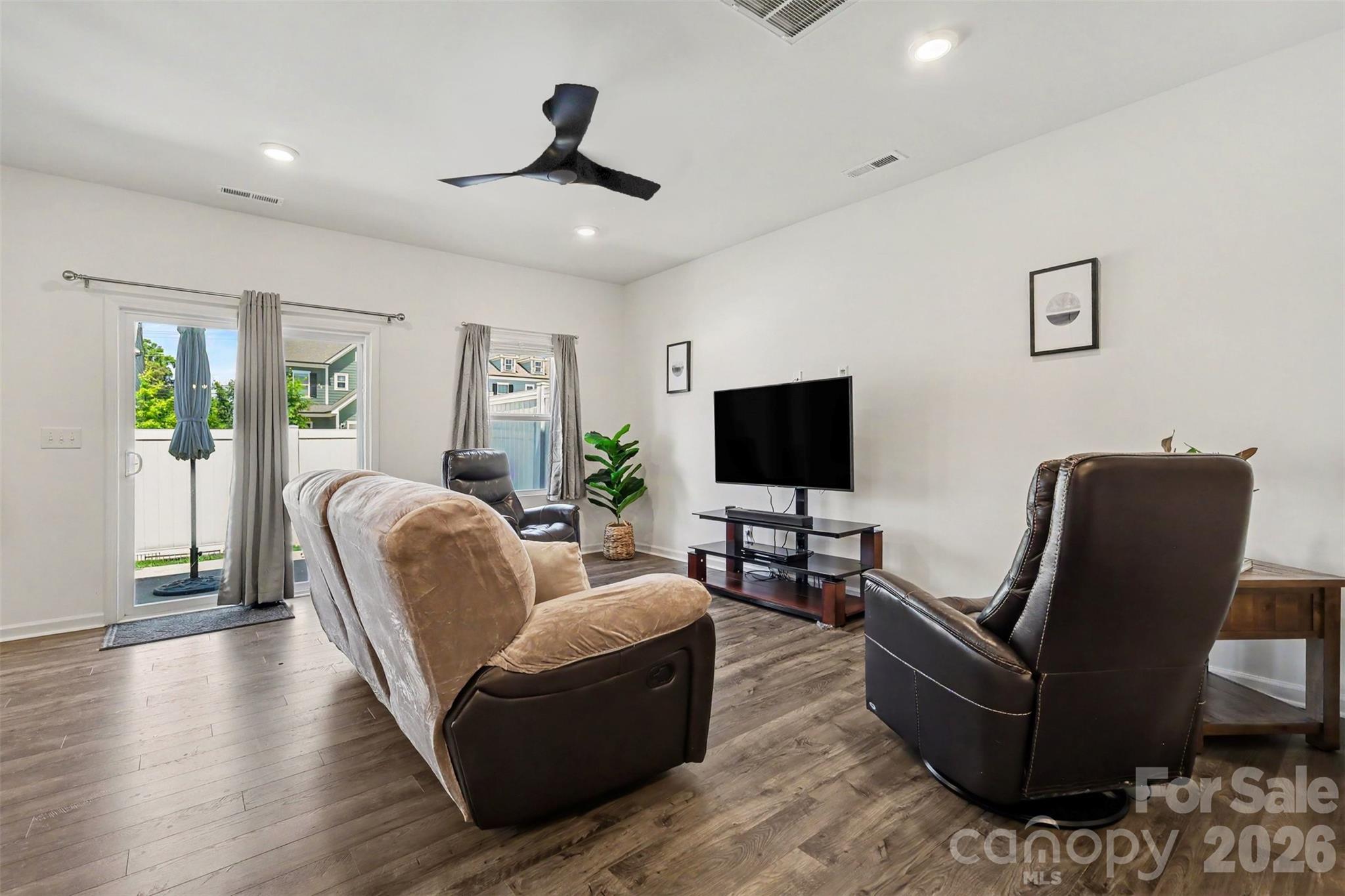 334 Drawbar Drive — Clover