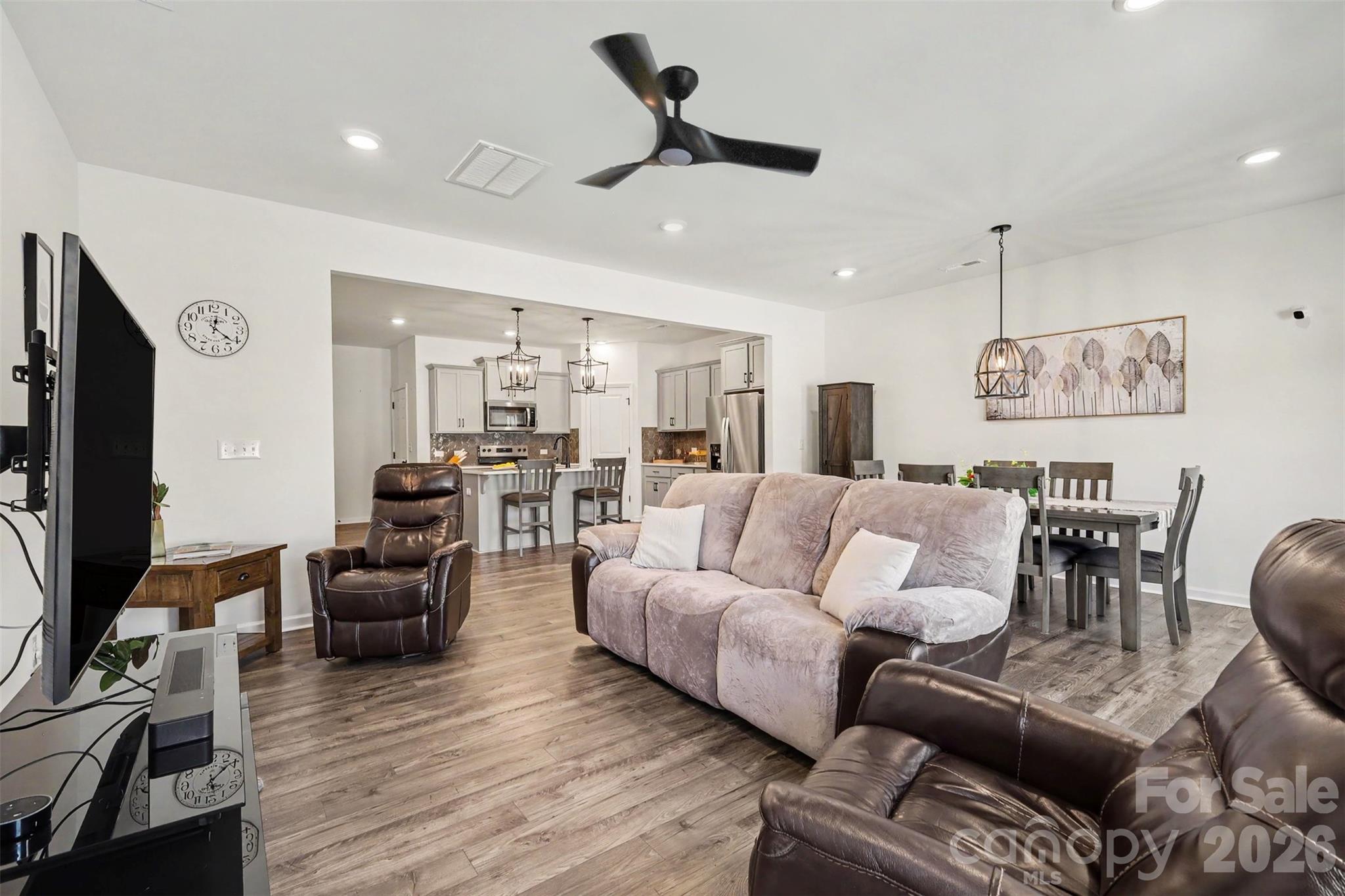 334 Drawbar Drive — Clover