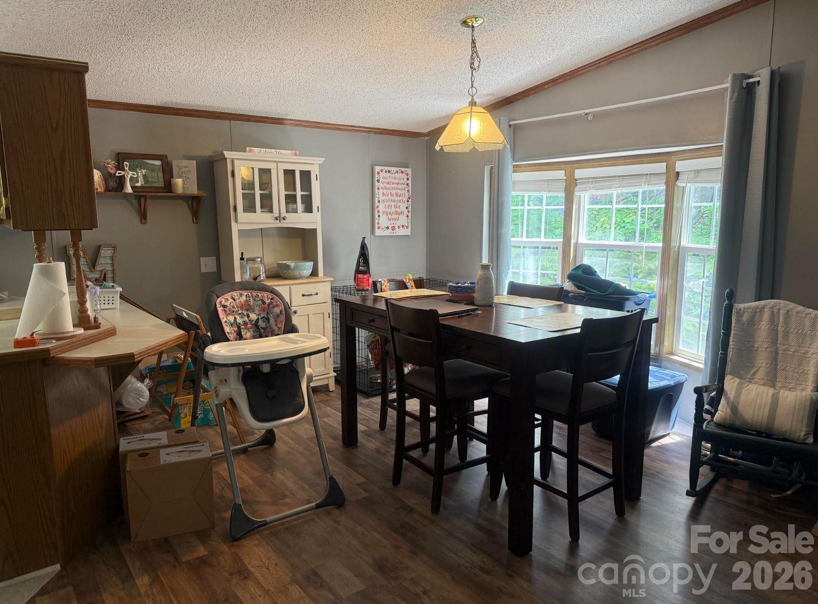 811 Turkey Pen Gap Road — Horse Shoe