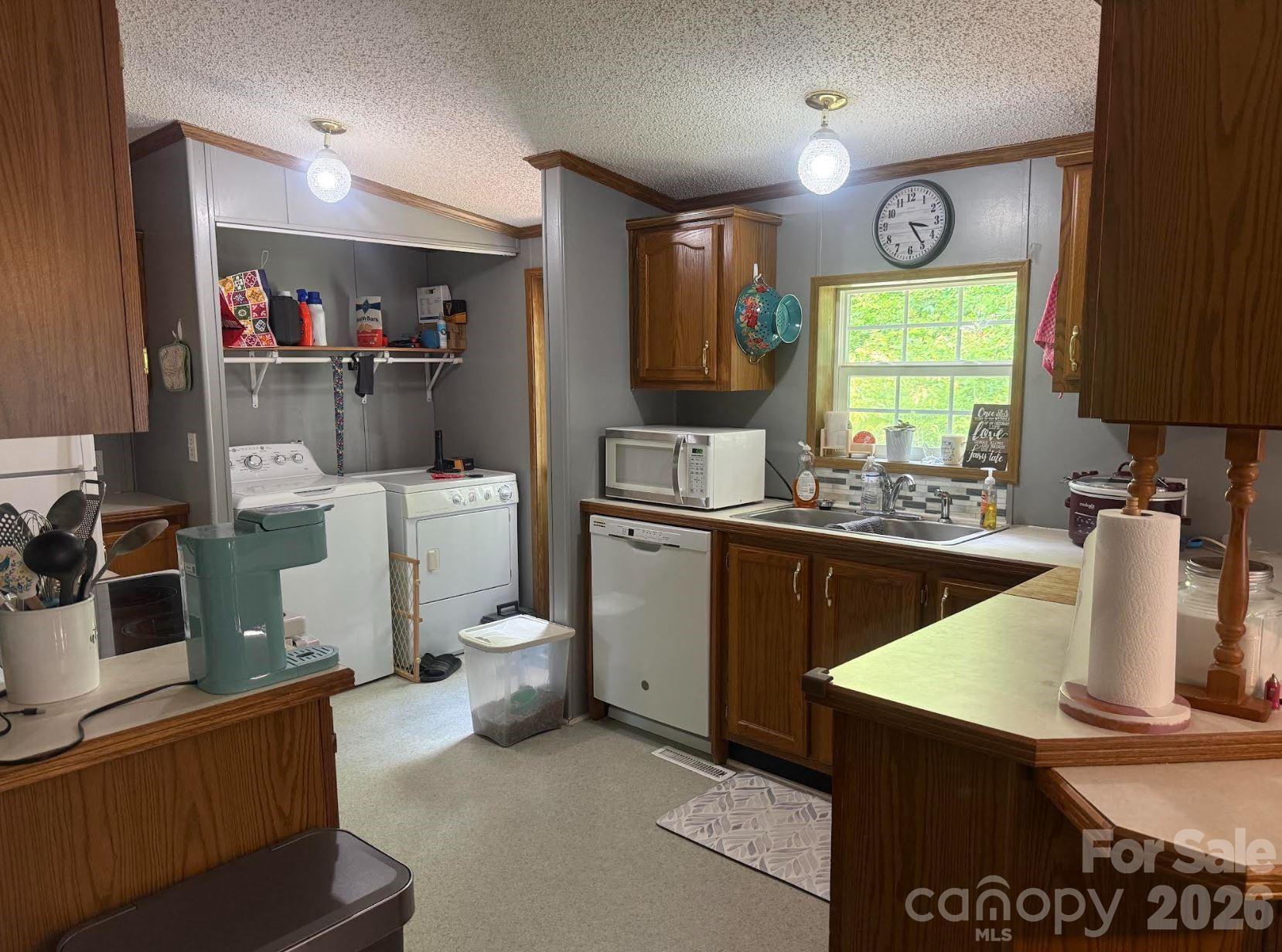 811 Turkey Pen Gap Road — Horse Shoe