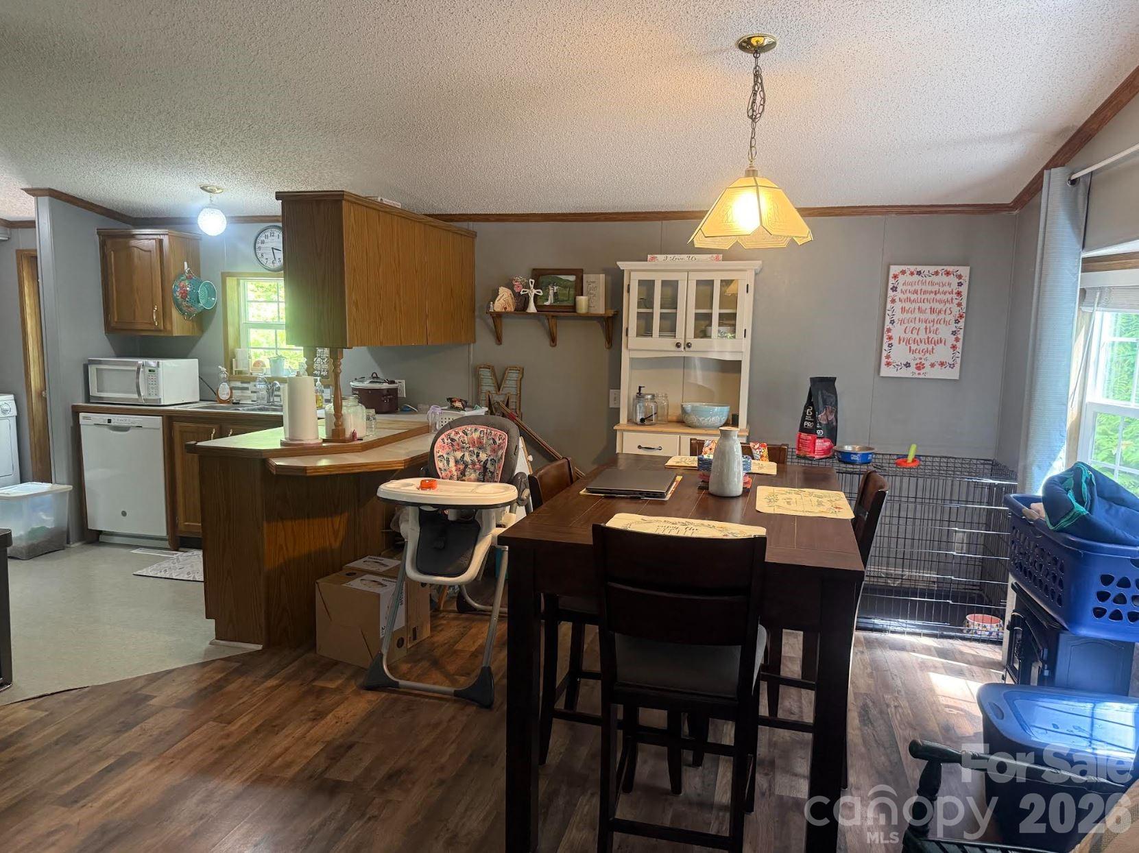 811 Turkey Pen Gap Road — Horse Shoe