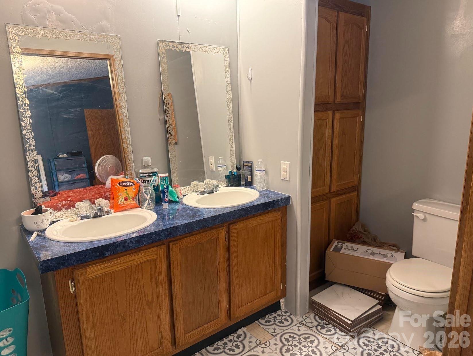 811 Turkey Pen Gap Road — Horse Shoe