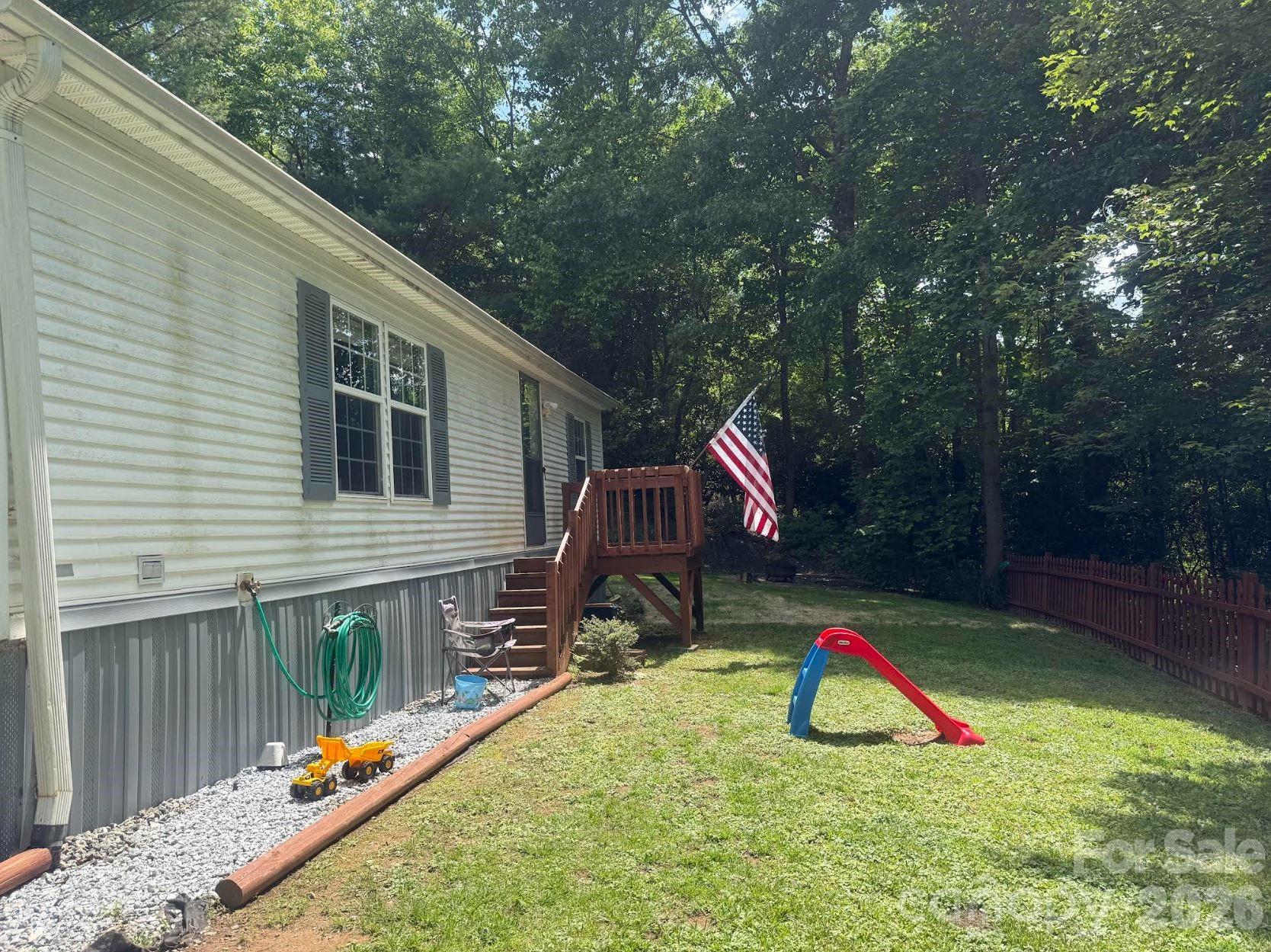 811 Turkey Pen Gap Road — Horse Shoe