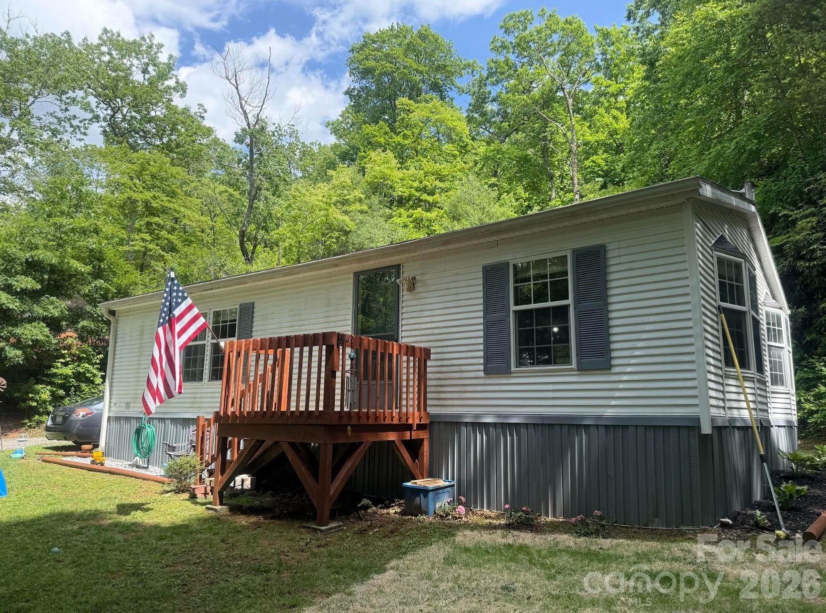 811 Turkey Pen Gap Road — Horse Shoe