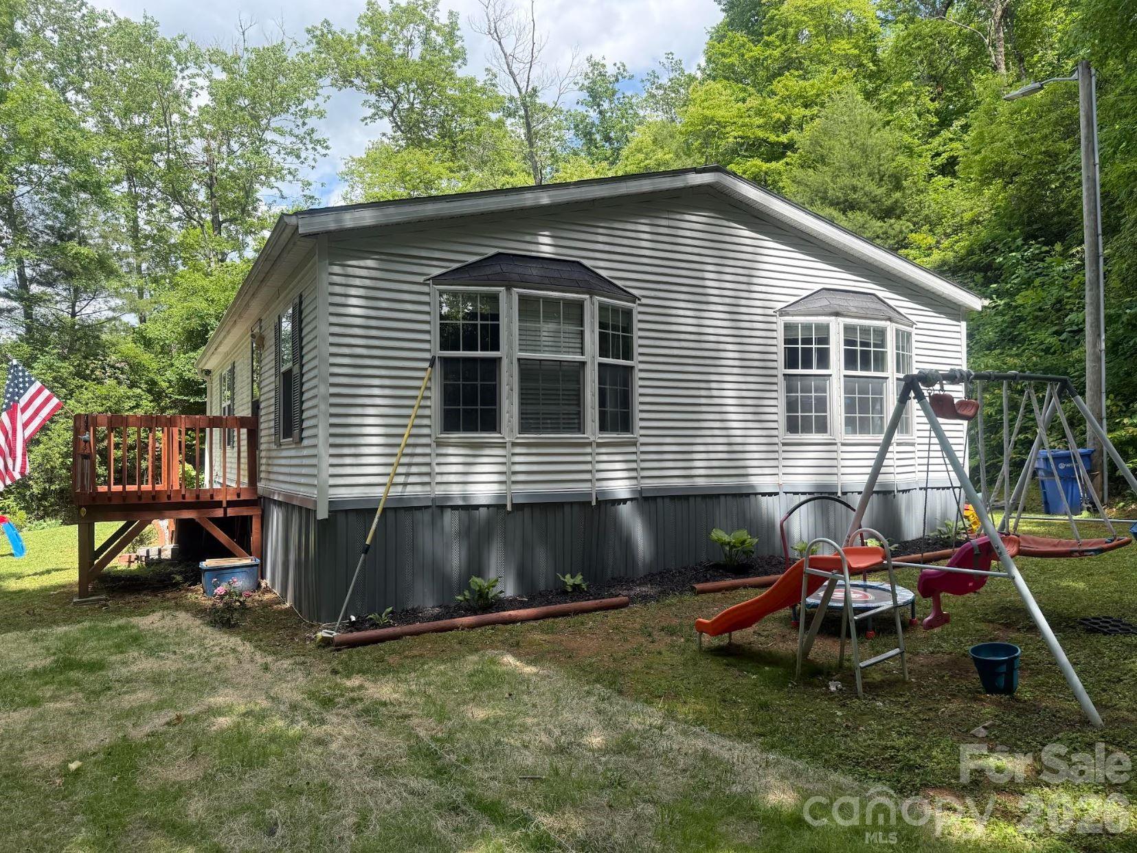 811 Turkey Pen Gap Road — Horse Shoe