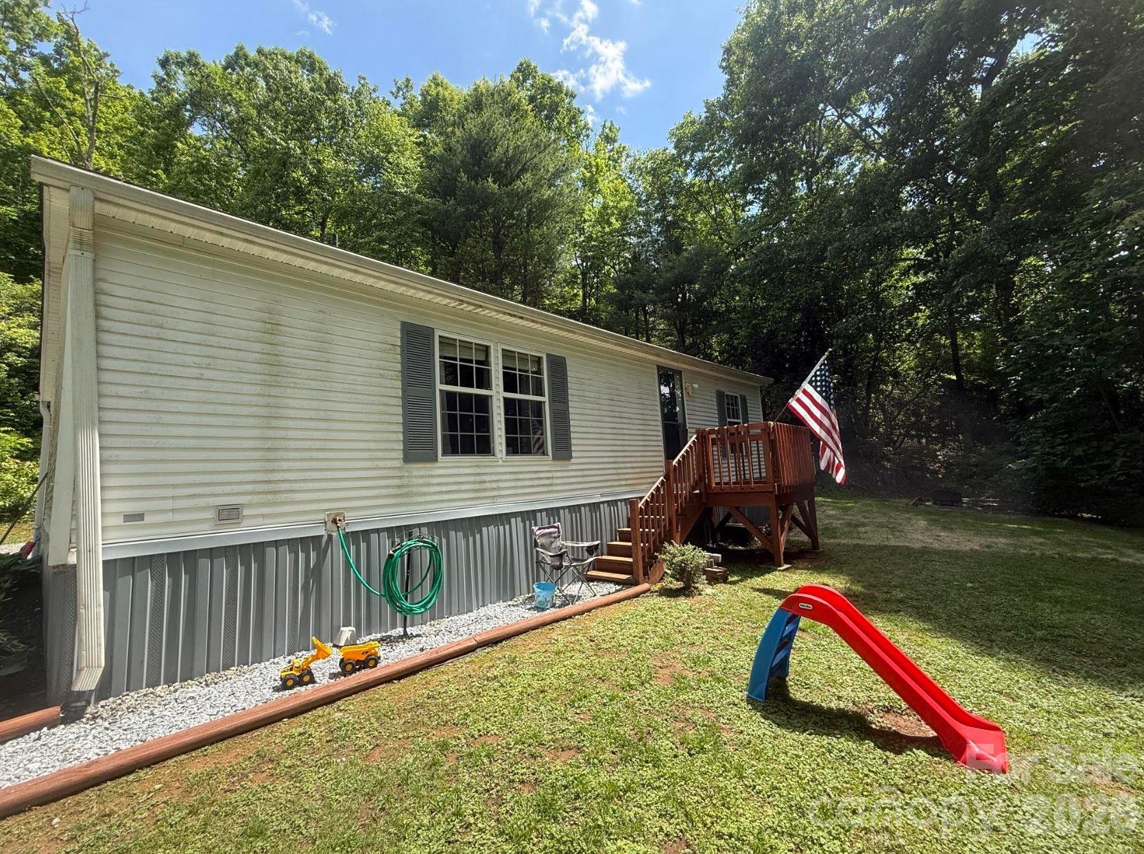 811 Turkey Pen Gap Road — Horse Shoe