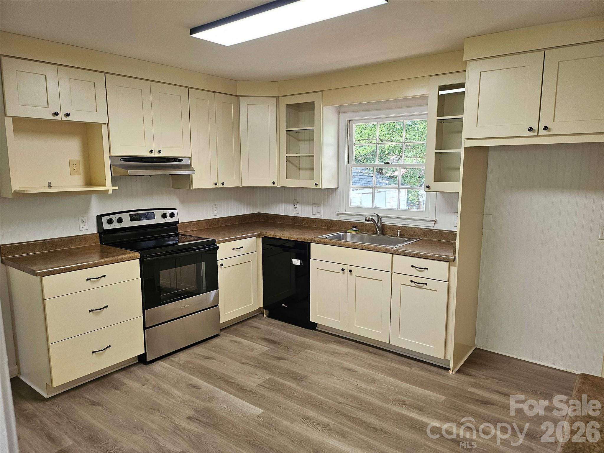 1109 Reid Harkey Road — Matthews