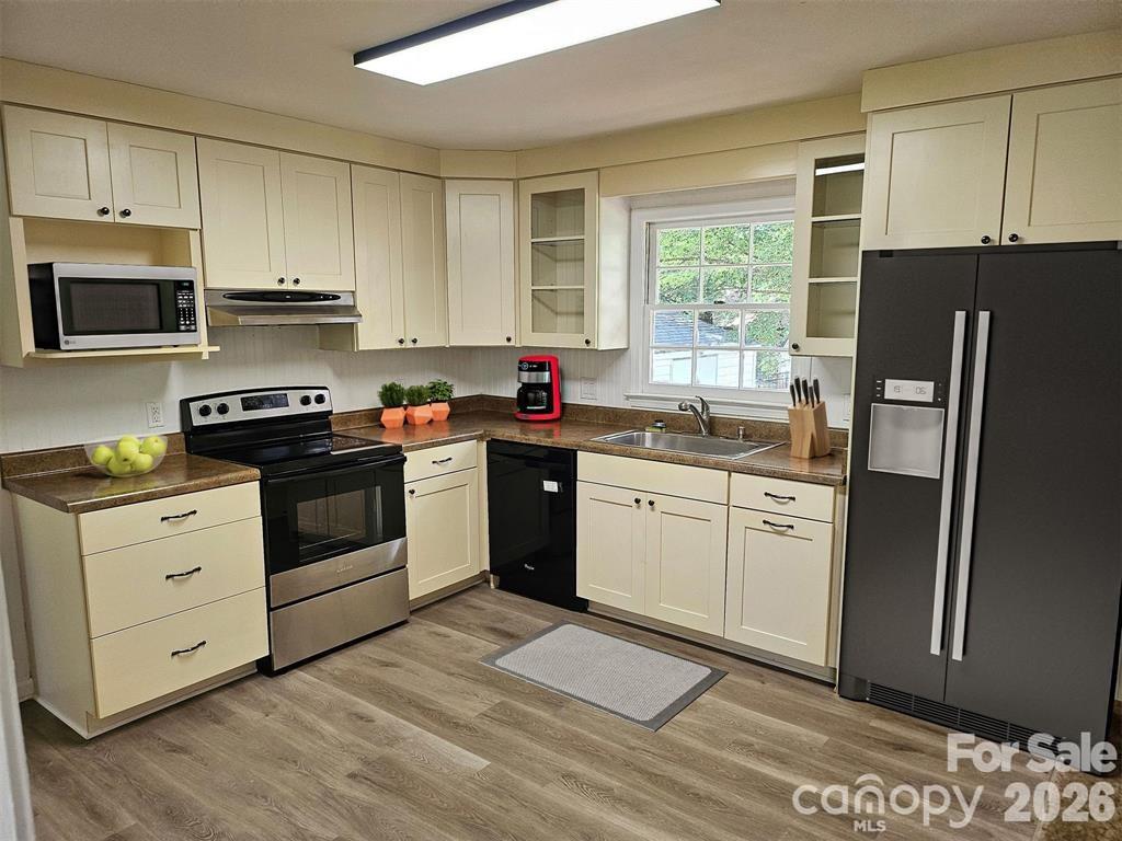 1109 Reid Harkey Road — Matthews